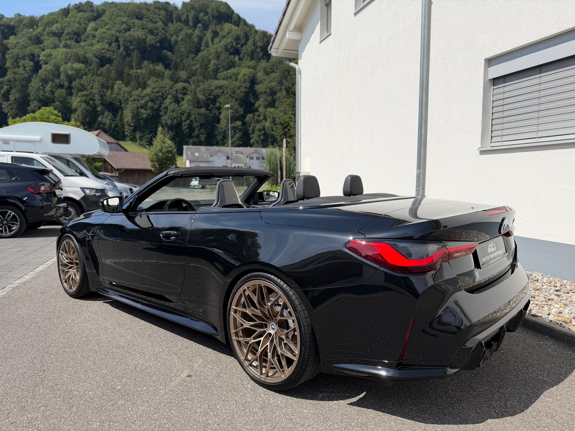 BMW M4 Cabrio Competition M xDrive-image-13