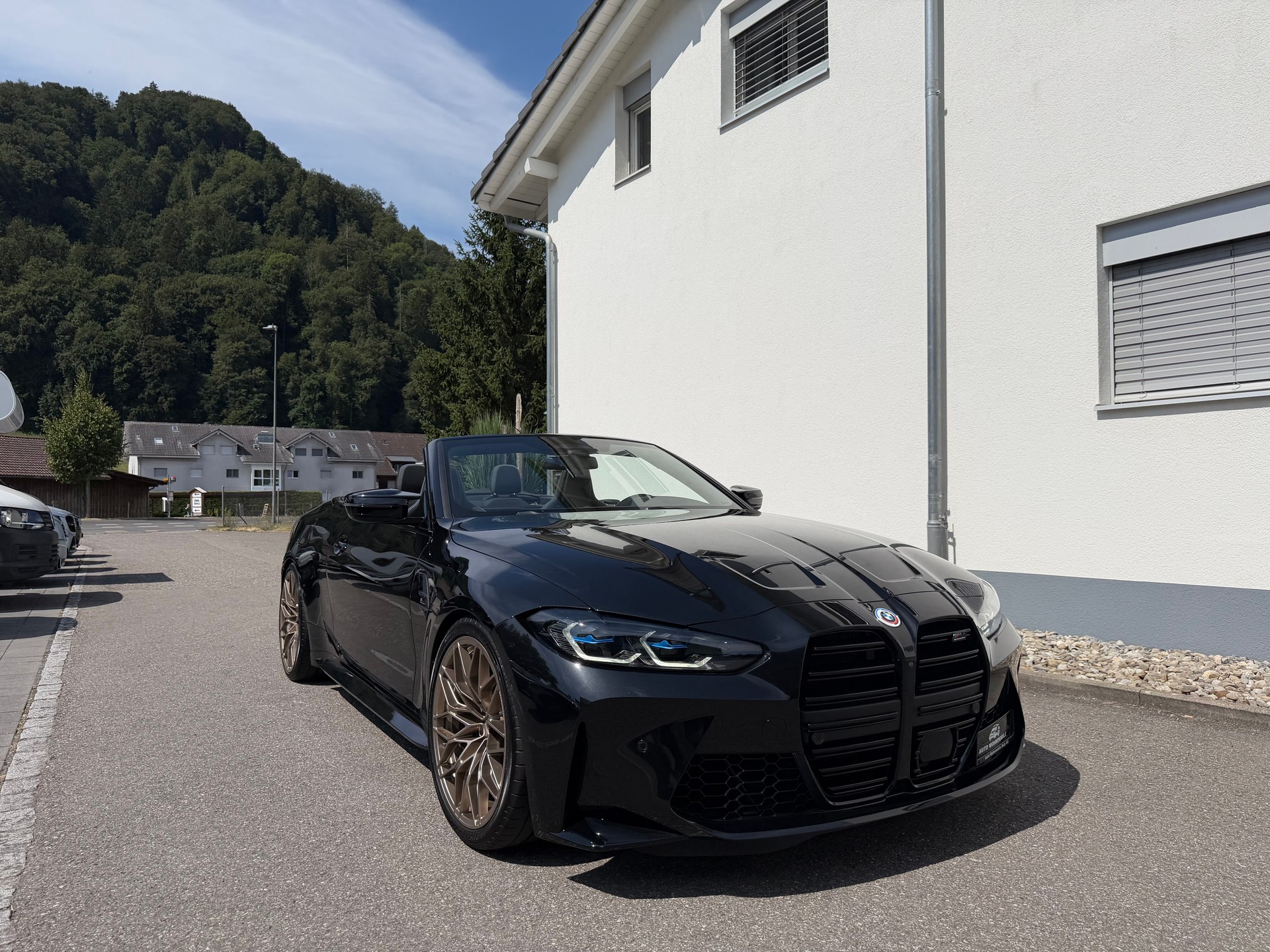 BMW M4 Cabrio Competition M xDrive-showroom-element-1