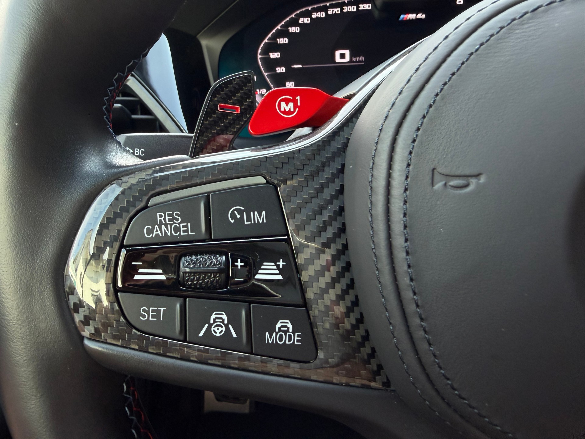 BMW M4 Cabrio Competition M xDrive-image-19