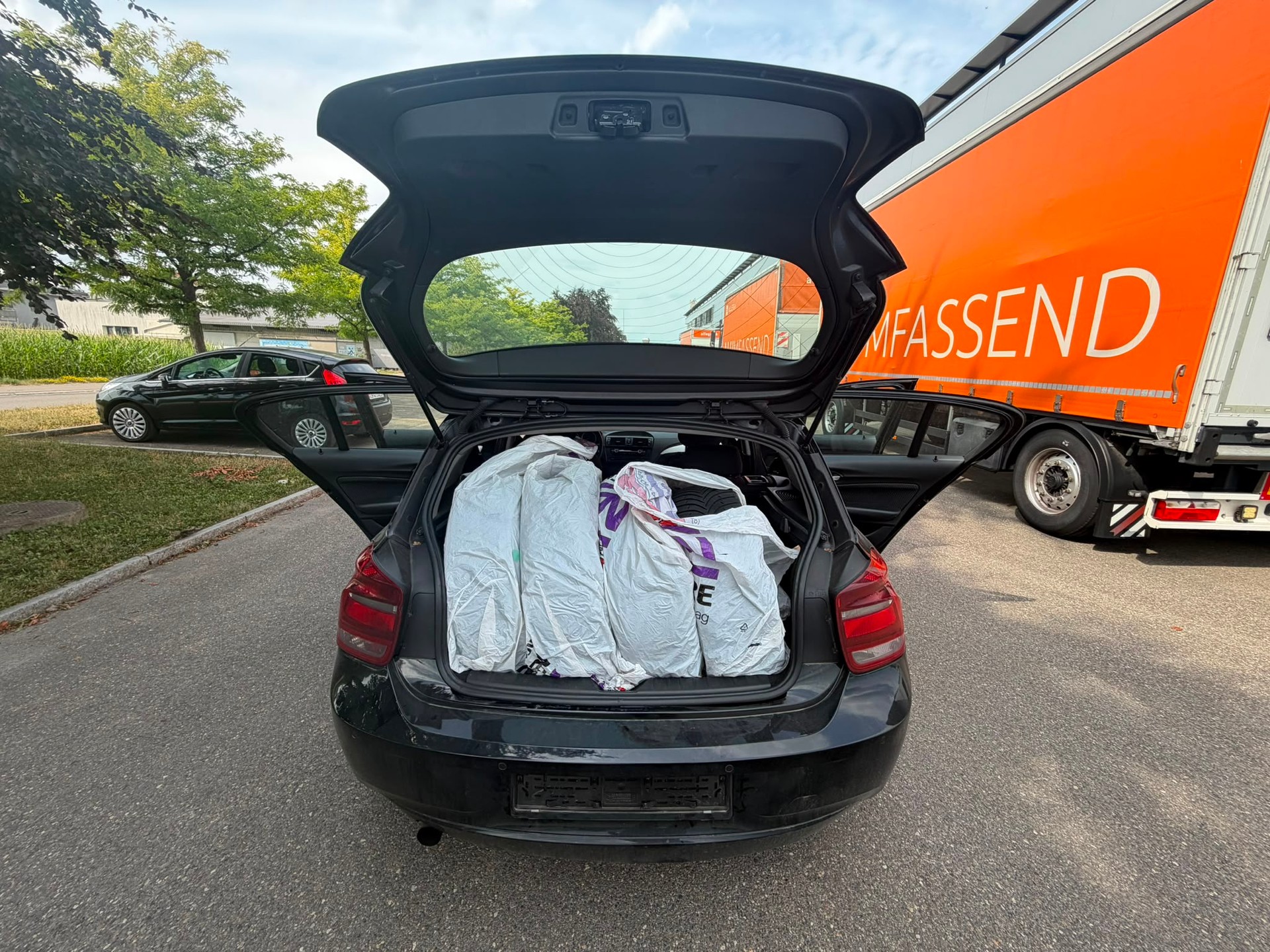 BMW 114i Business-image-12