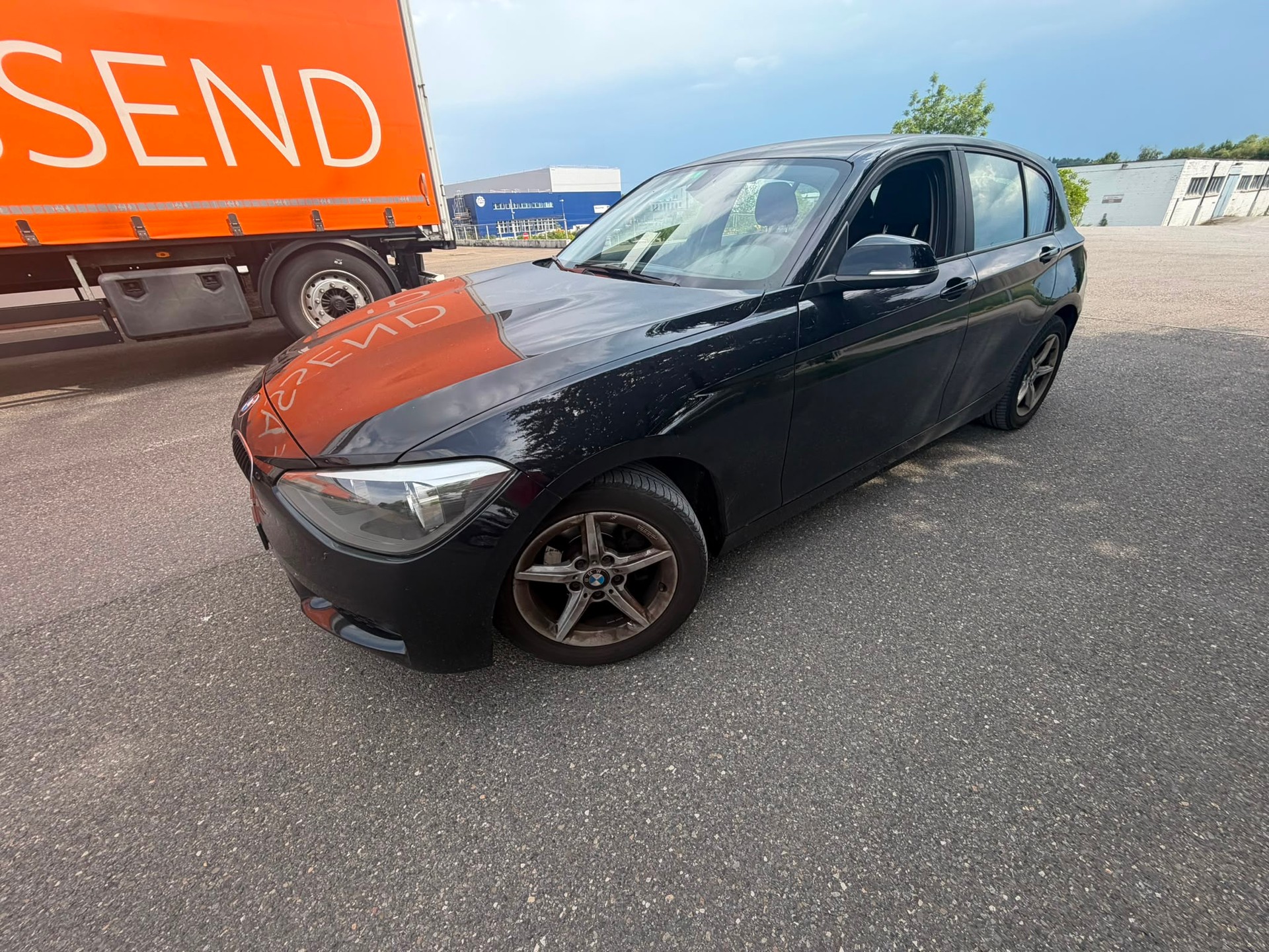 BMW 114i Business-image-1