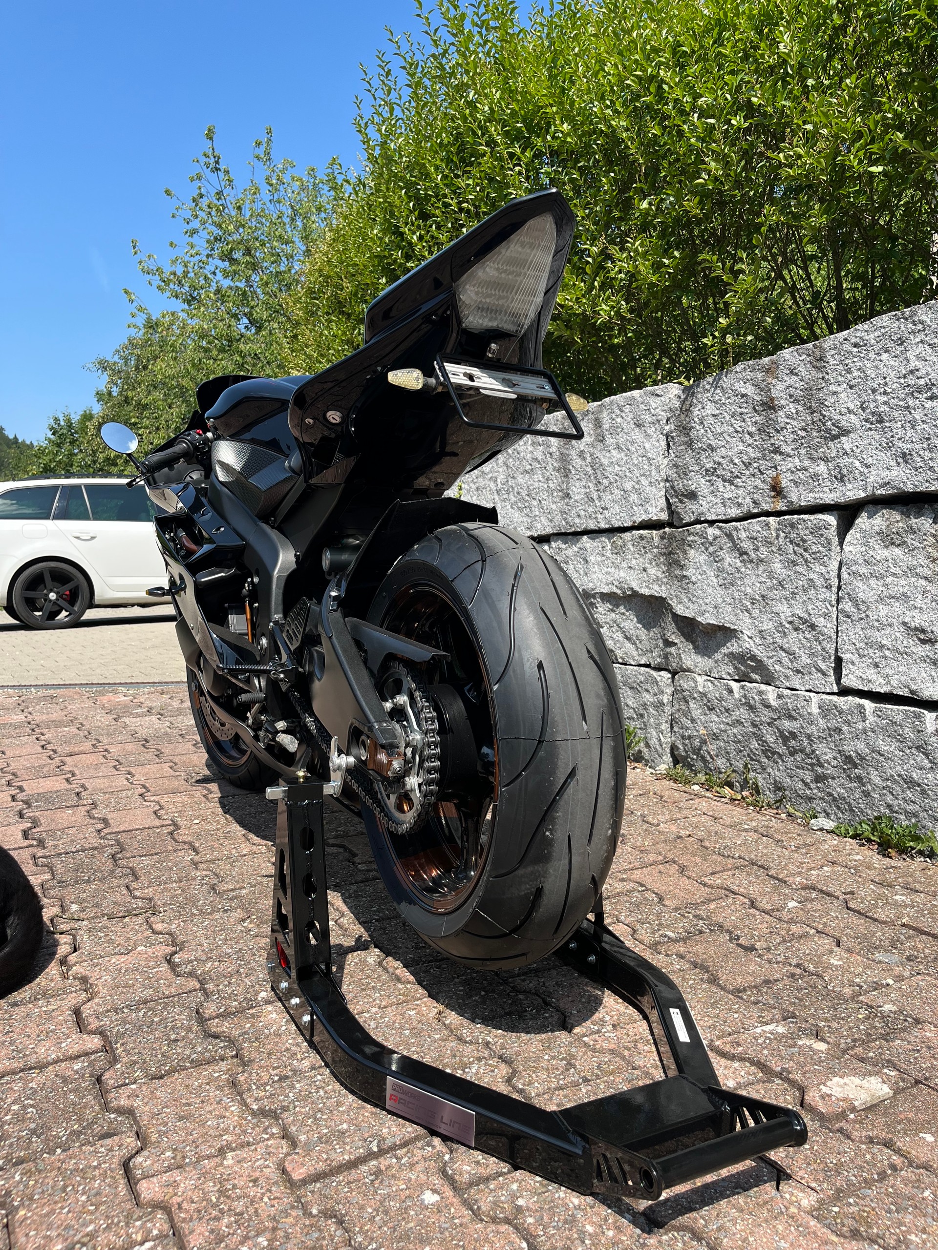 YAMAHA YZF-R6-image-12