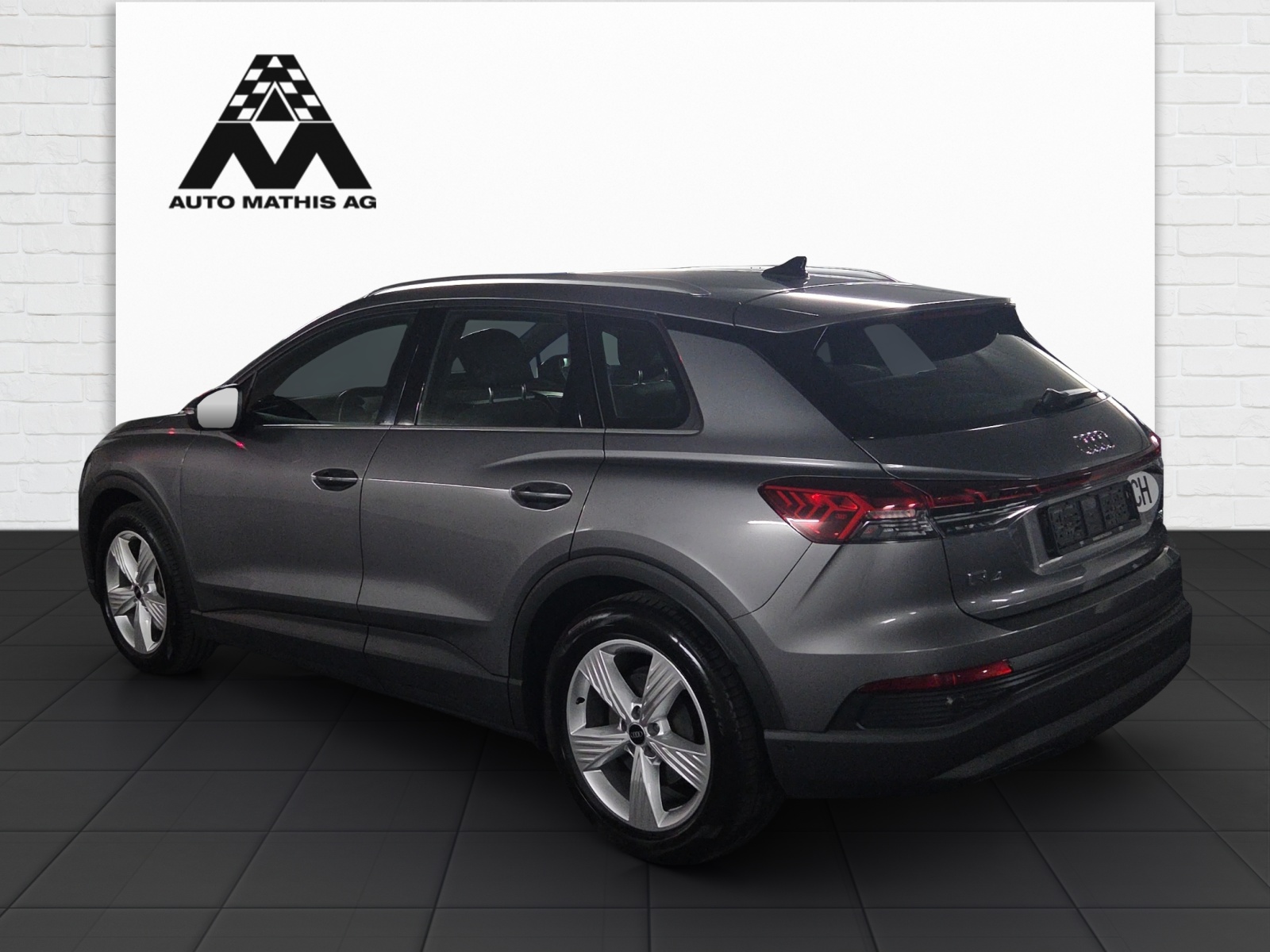 AUDI Q4 e-tron 45 quattro-showroom-element-3