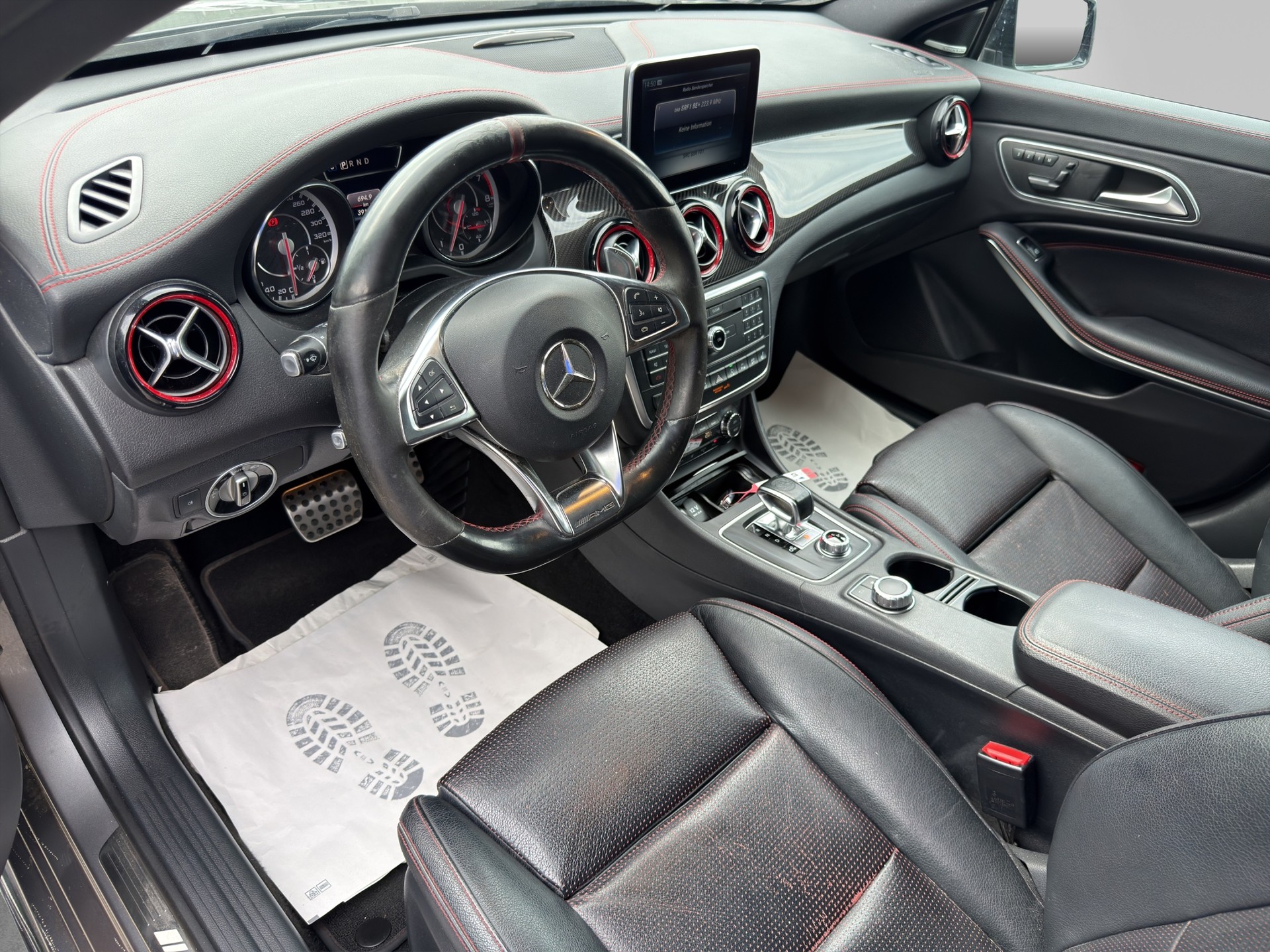 MERCEDES-BENZ CLA Shooting Brake 45 AMG 4Matic Speedshift-image-8