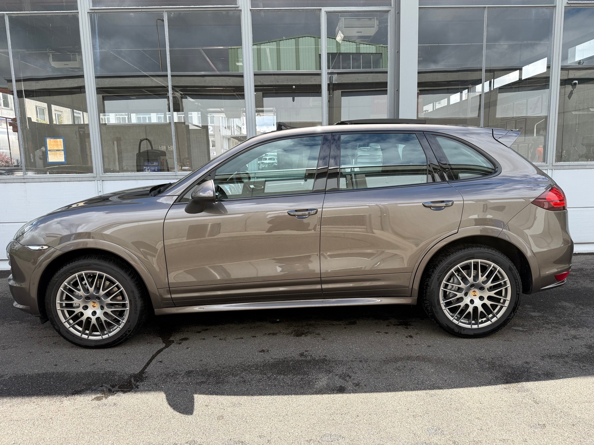 PORSCHE Cayenne S Diesel *Ab MFK *Tempomat *Porsche Entry & Drive *Elekt. Sonnenschutzrollos *Spurwechselwarn. *Bose Sound *Panorama-image-5