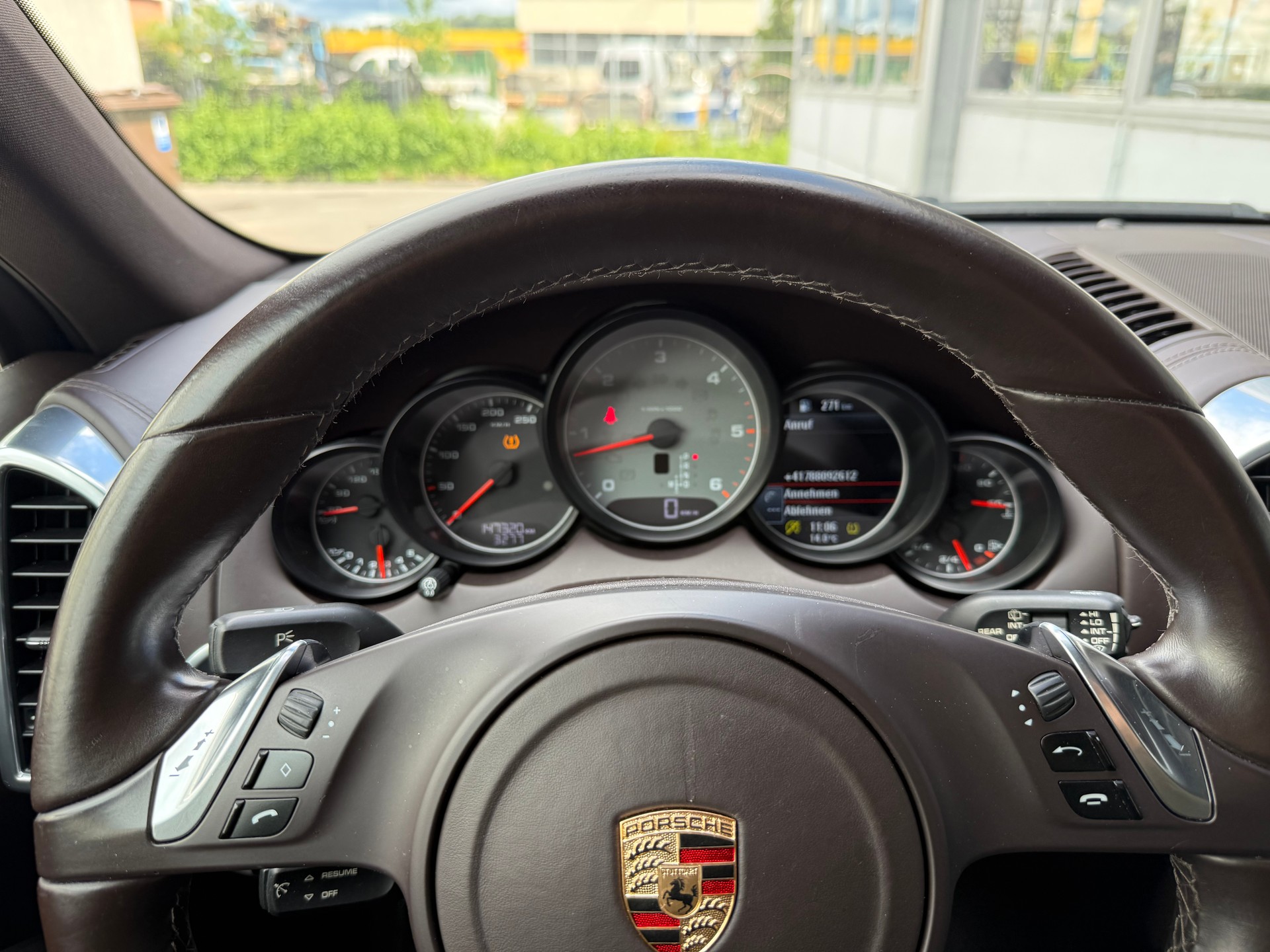 PORSCHE Cayenne S Diesel *Ab MFK *Tempomat *Porsche Entry & Drive *Elekt. Sonnenschutzrollos *Spurwechselwarn. *Bose Sound *Panorama-image-11