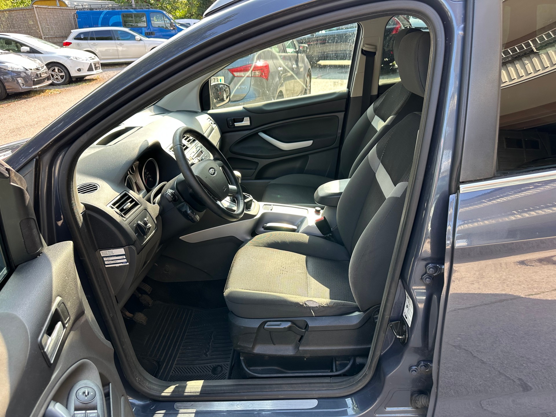 FORD Kuga 2.0 TDCi Carving 4WD-image-9
