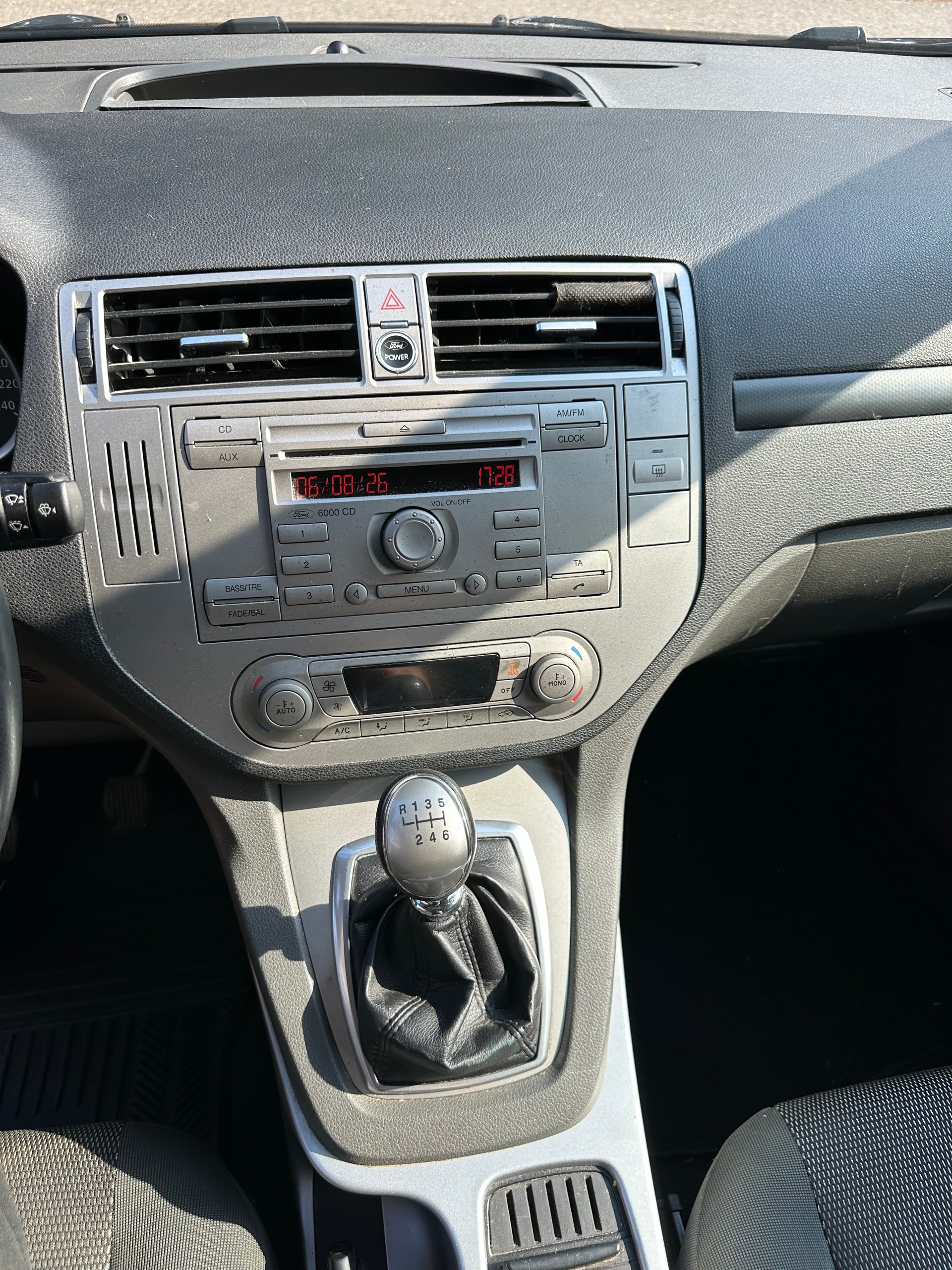 FORD Kuga 2.0 TDCi Carving 4WD-image-10