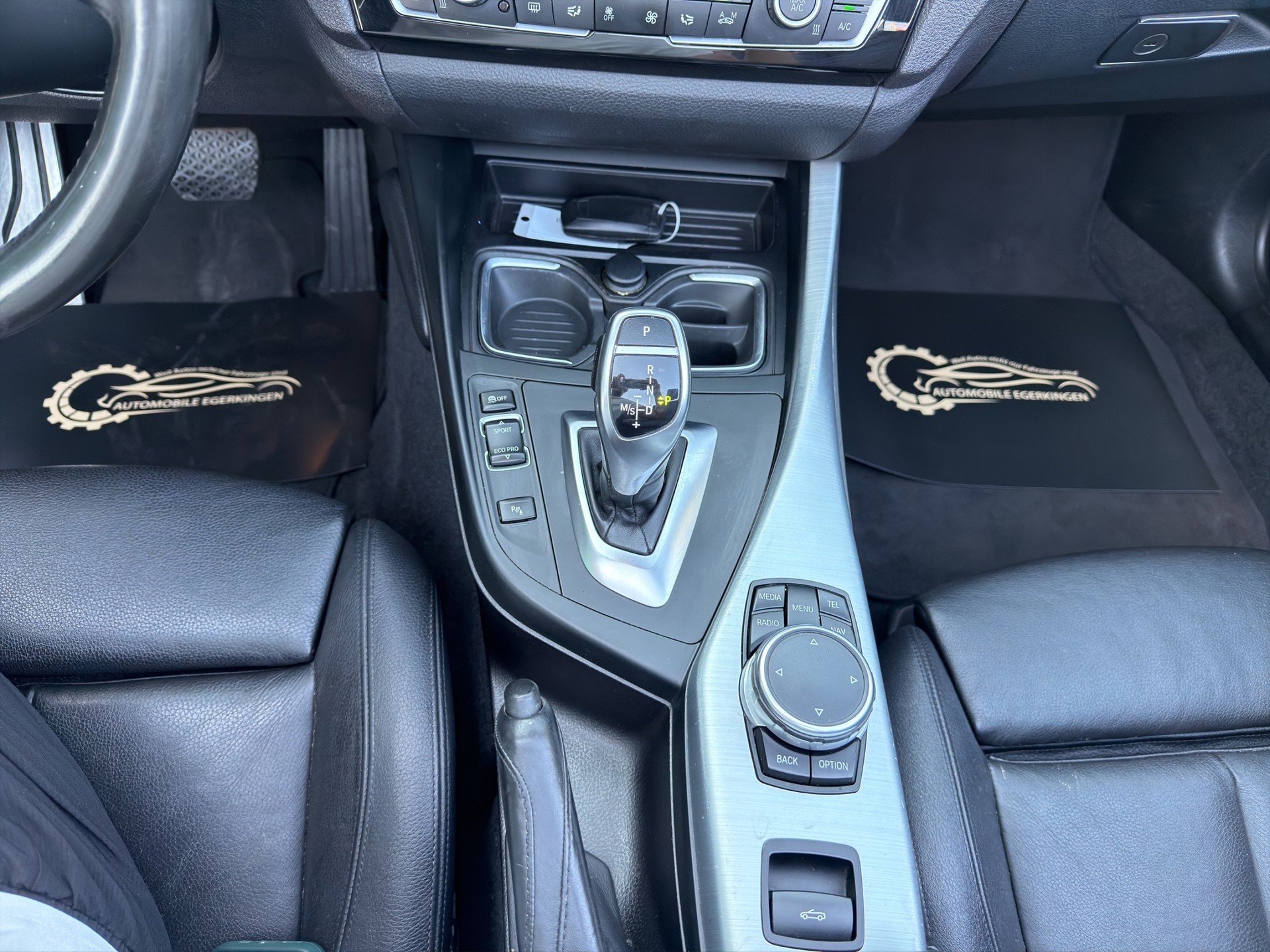 BMW M235i xDrive SAG Cabrio-image-15