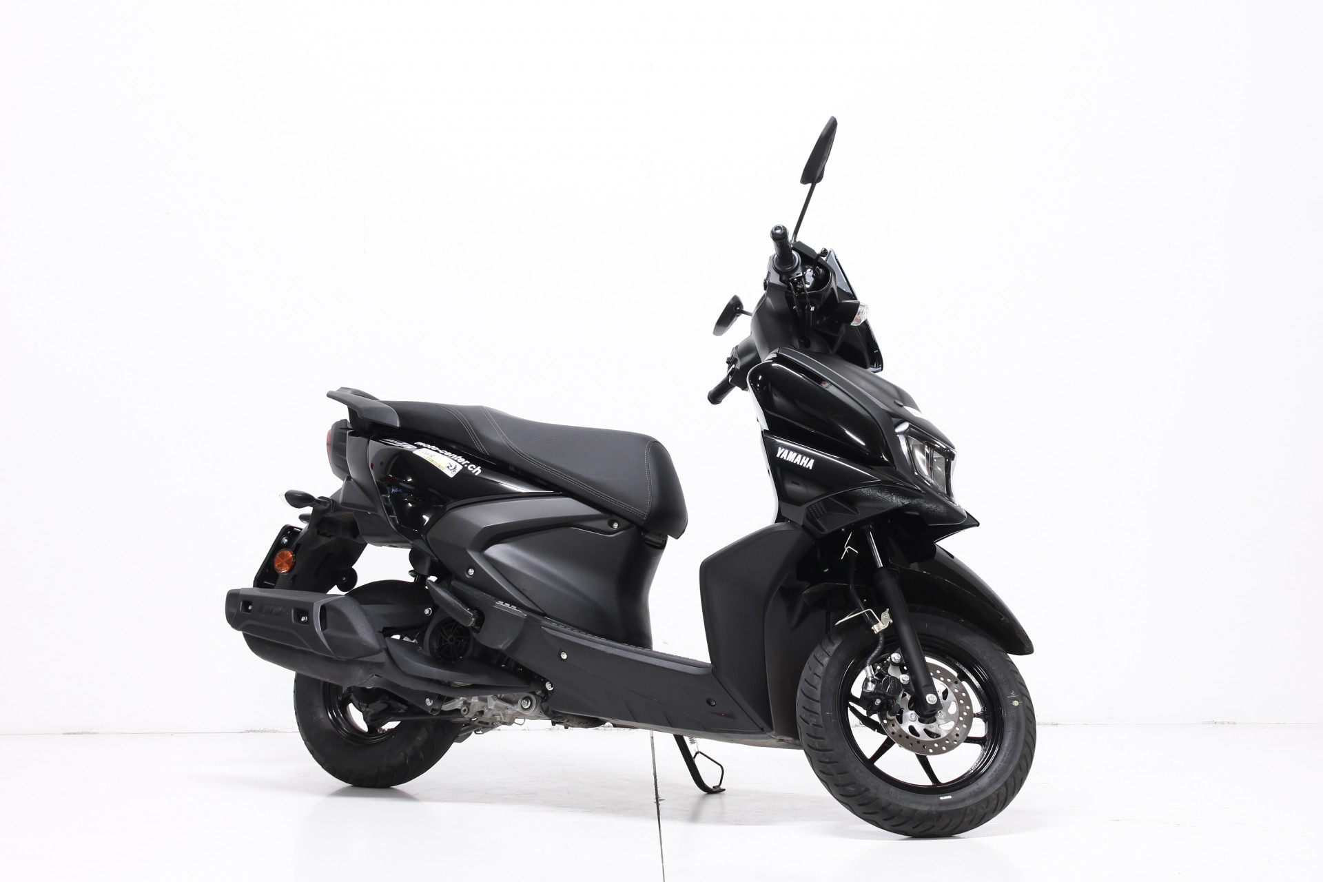 YAMAHA LCG 125 RayZR