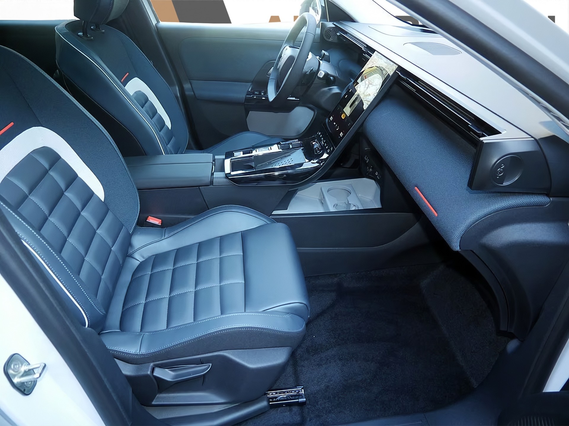 CITROEN C5 Aircross 1.2 Hybrid Max-image-5