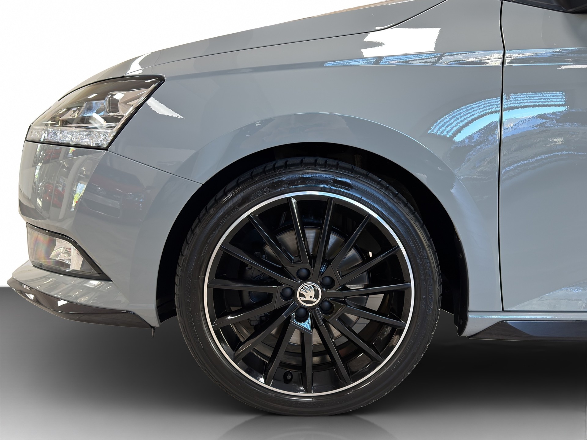 SKODA Fabia 1.0 TSI Monte Carlo DSG Steel-Grau-showroom-element-1