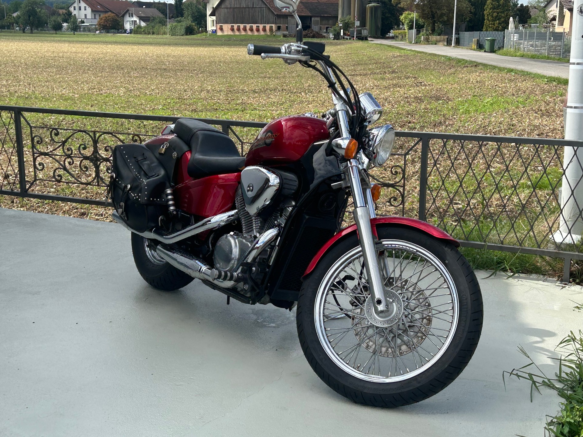 HONDA VT 600 C W Shadow-image-2