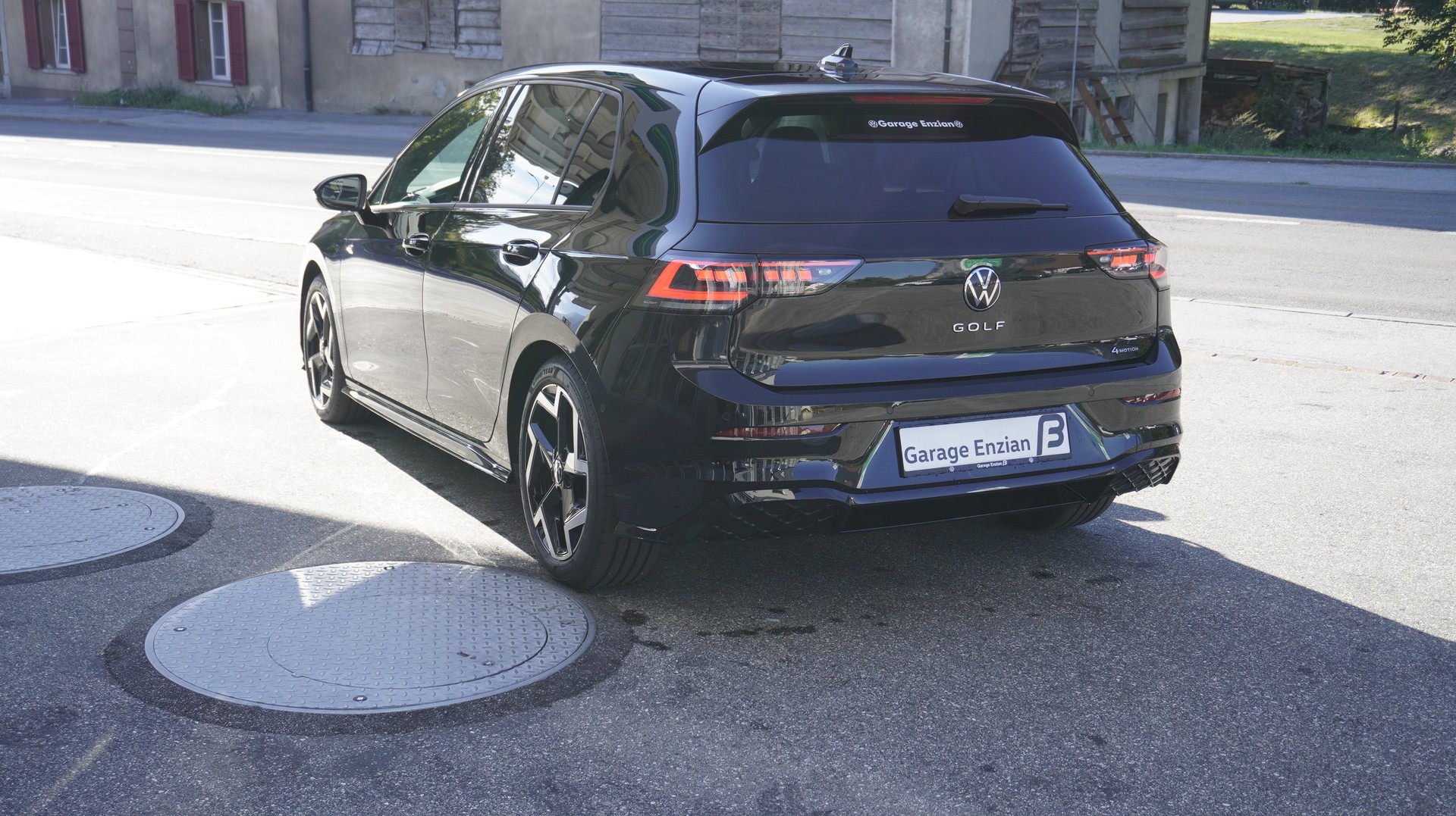 VW Golf 2.0 TSI R-Line DSG 4 Motion-image-10