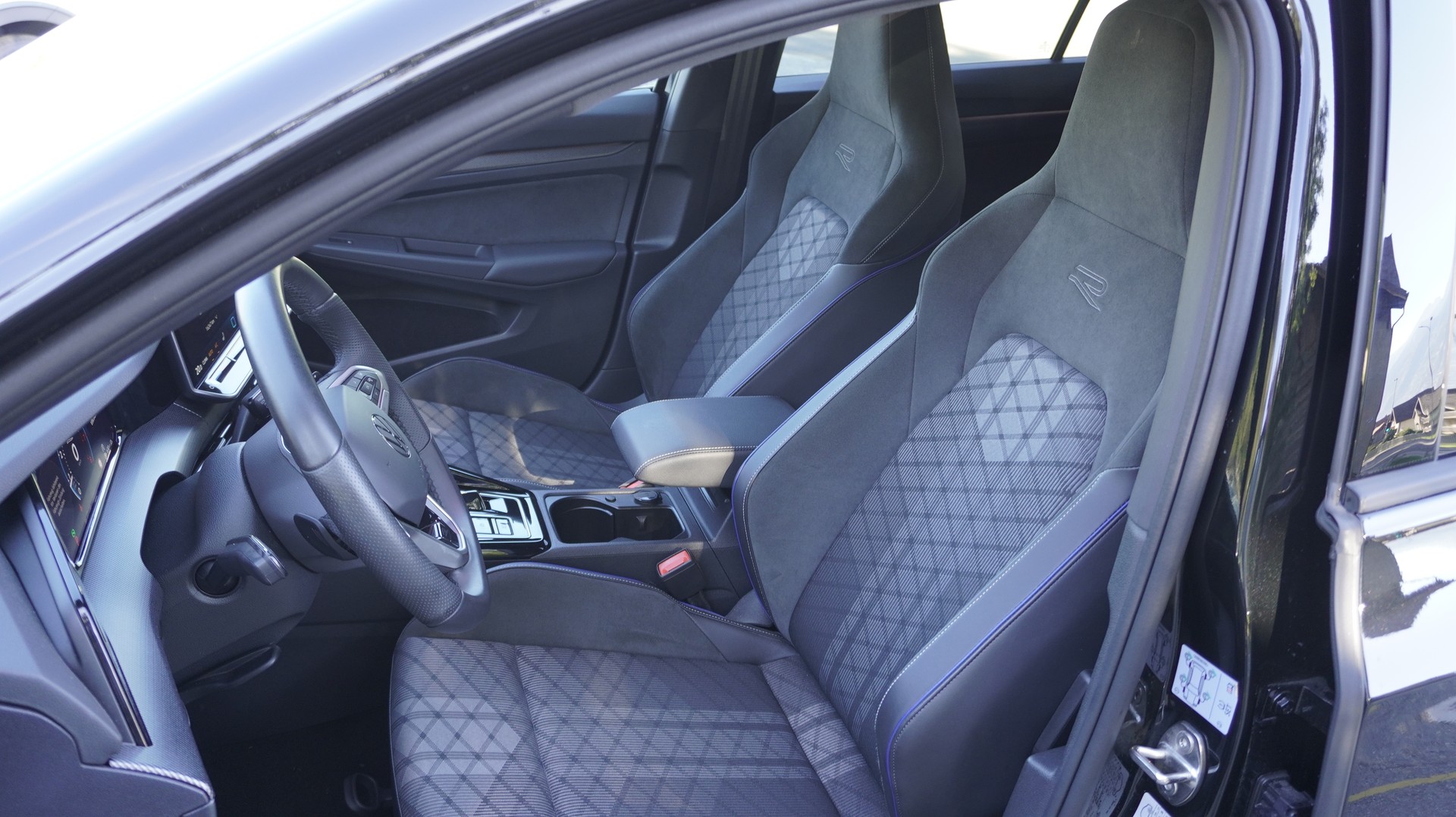 VW Golf 2.0 TSI R-Line DSG 4 Motion-showroom-element-3