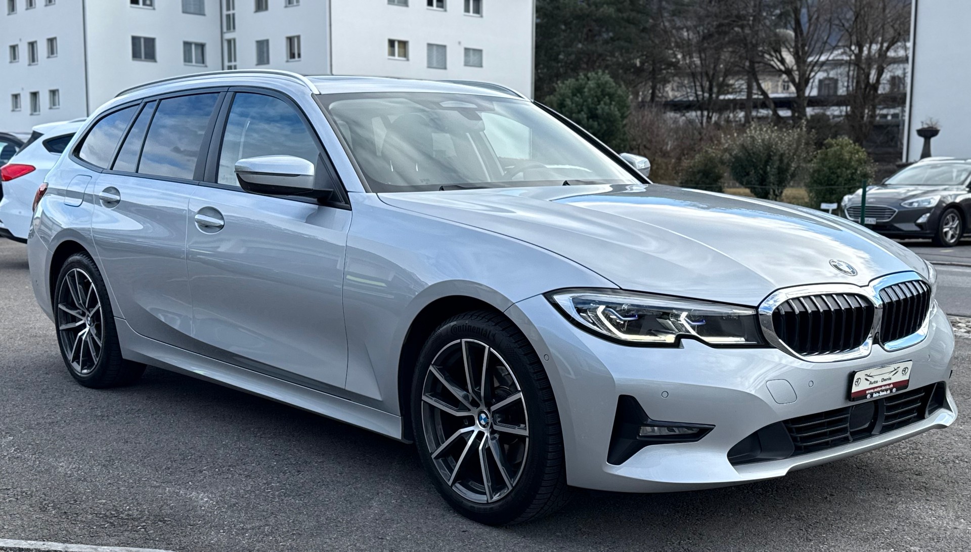 BMW 320d xDrive SAG Touring *Traumausstattung*-showroom-element-2