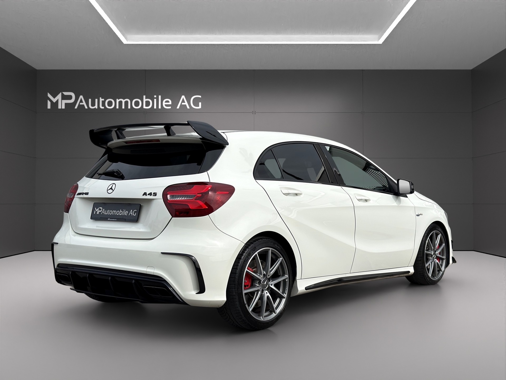 MERCEDES-BENZ A 45 AMG 4Matic Speedshift 7G-DCT-showroom-element-2