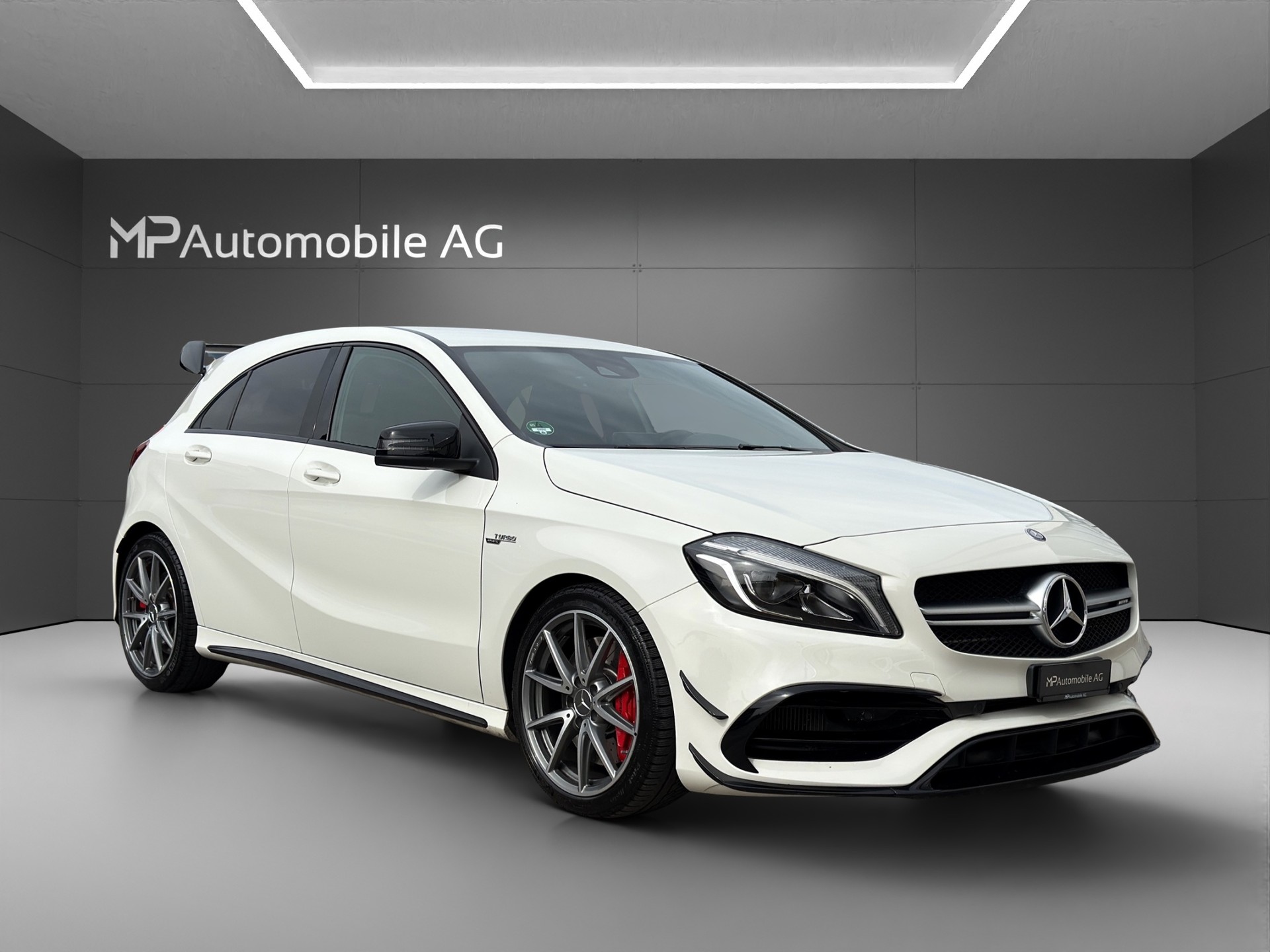 MERCEDES-BENZ A 45 AMG 4Matic Speedshift 7G-DCT-showroom-element-1