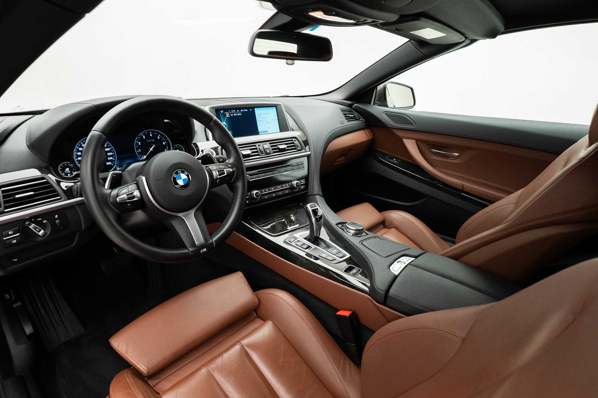 BMW 650i Cabrio xDrive (Individual)-image-5