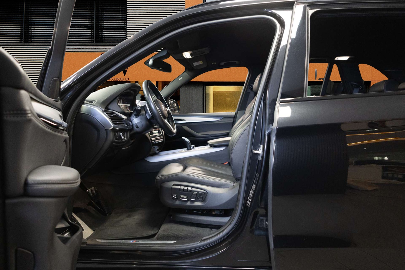BMW X5 30d M Sport xDrive SAG / CH Fahrzeug , Pano, AHK, ACC , Totwinkel ,Harman Kardon uvm.-image-5