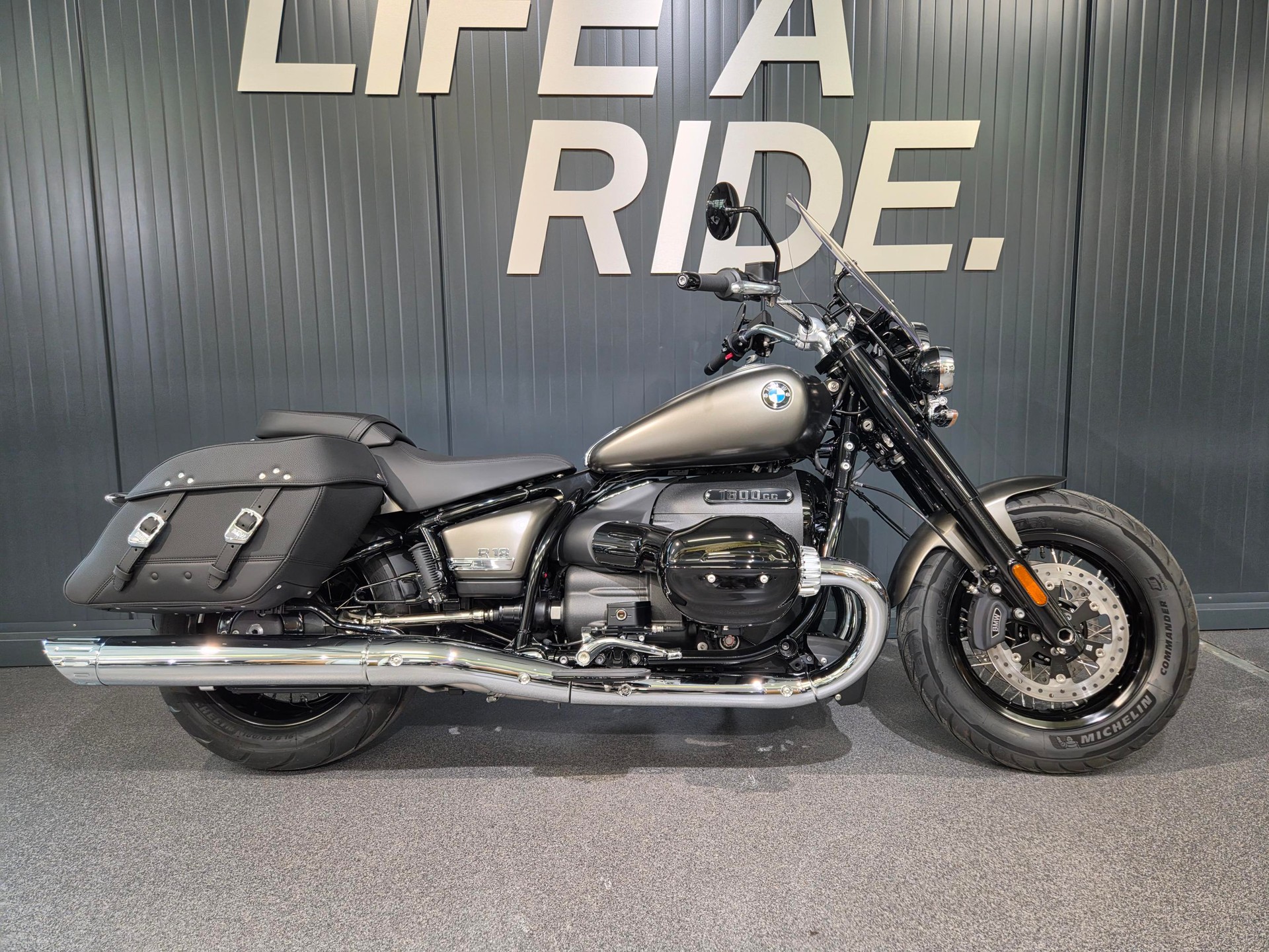 BMW R 18 Classic-image-0