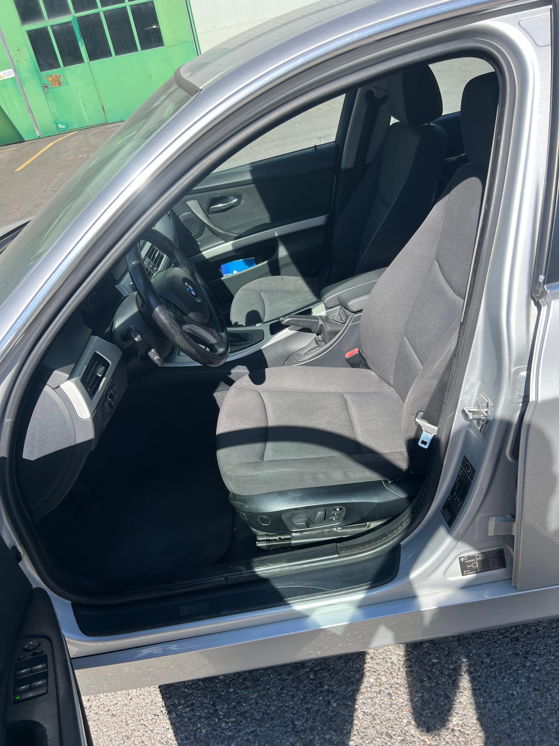BMW 325i Steptronic-image-9