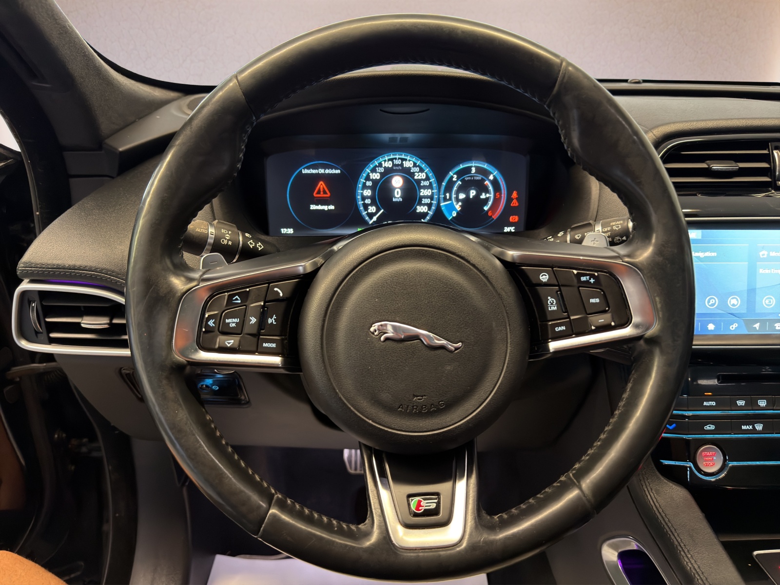 JAGUAR F-Pace 3.0 TD R-Sport AWD Automatik-image-8