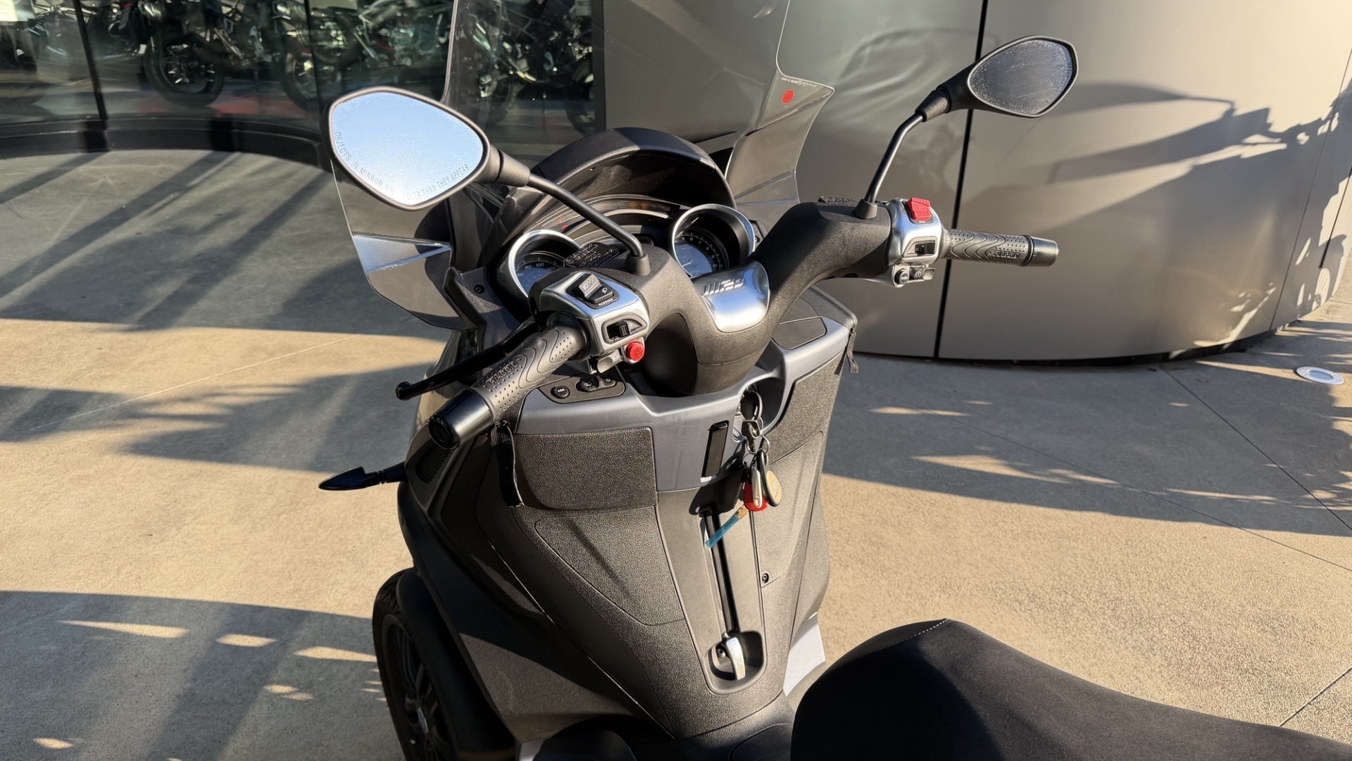PIAGGIO MP3 300 HPE-image-5