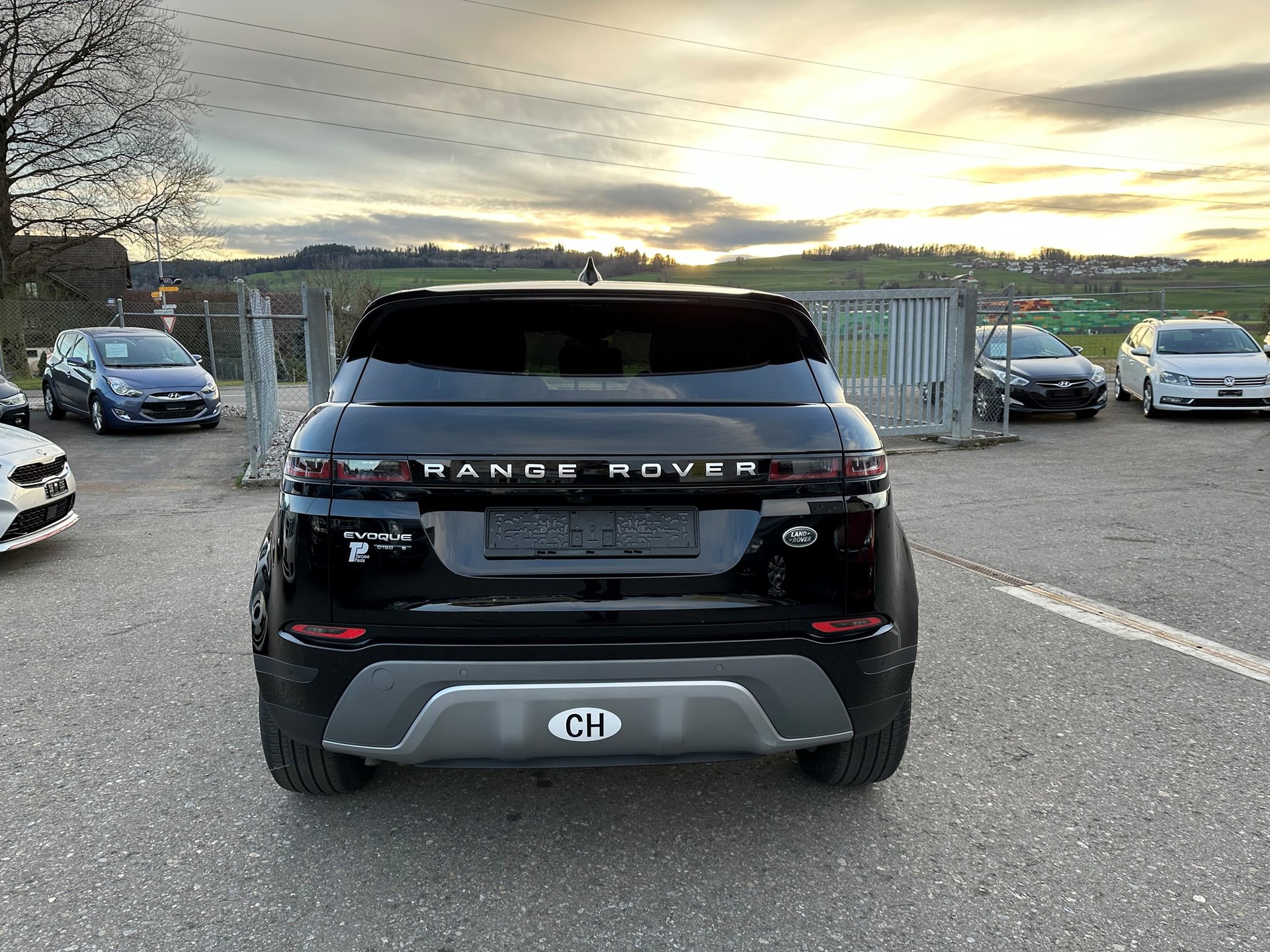 LAND ROVER Range Rover Evoque R-Dynamic D 150 HSE AT9-image-2