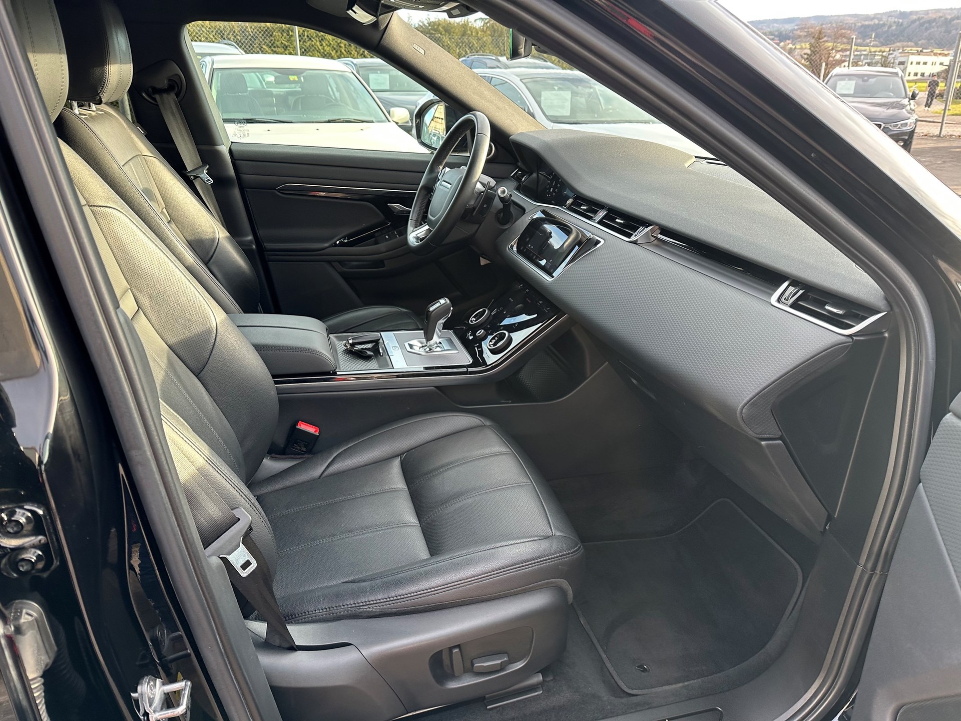 LAND ROVER Range Rover Evoque R-Dynamic D 150 HSE AT9-image-15