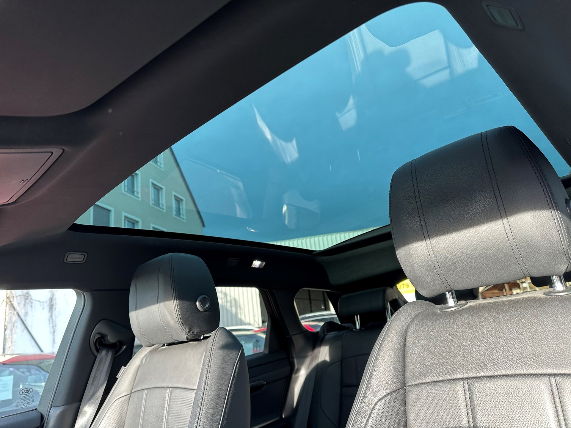 LAND ROVER Range Rover Evoque R-Dynamic D 150 HSE AT9-image-10