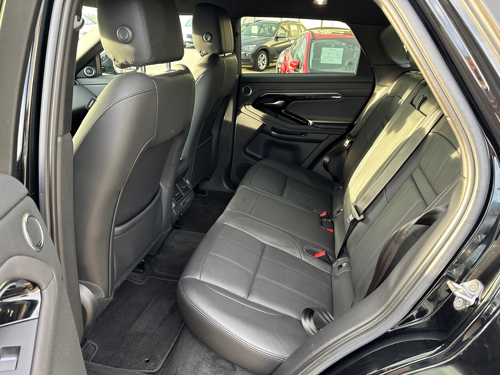 LAND ROVER Range Rover Evoque R-Dynamic D 150 HSE AT9-image-13
