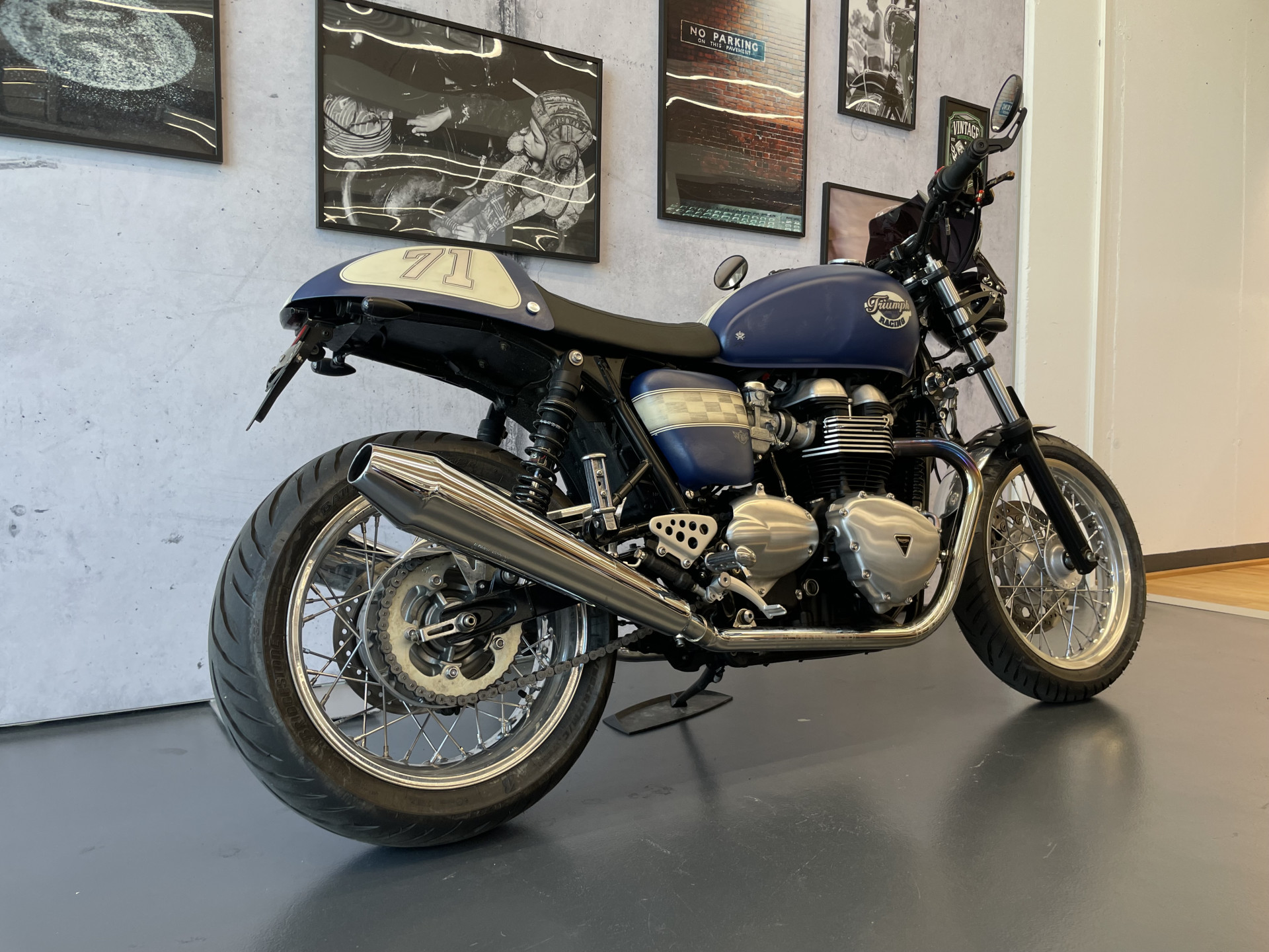 TRIUMPH Thruxton 900-image-1
