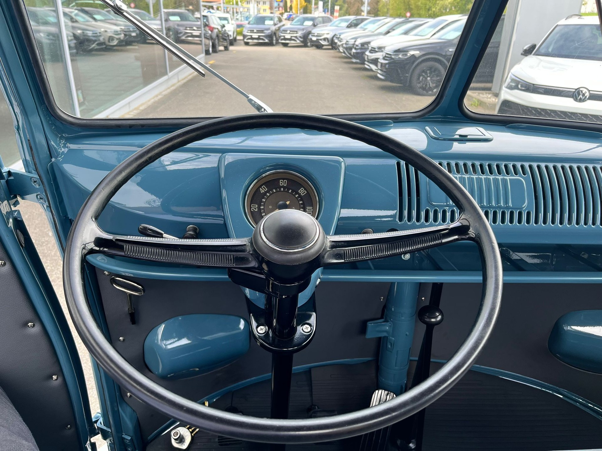 VW VW 26-Pick UP-image-5