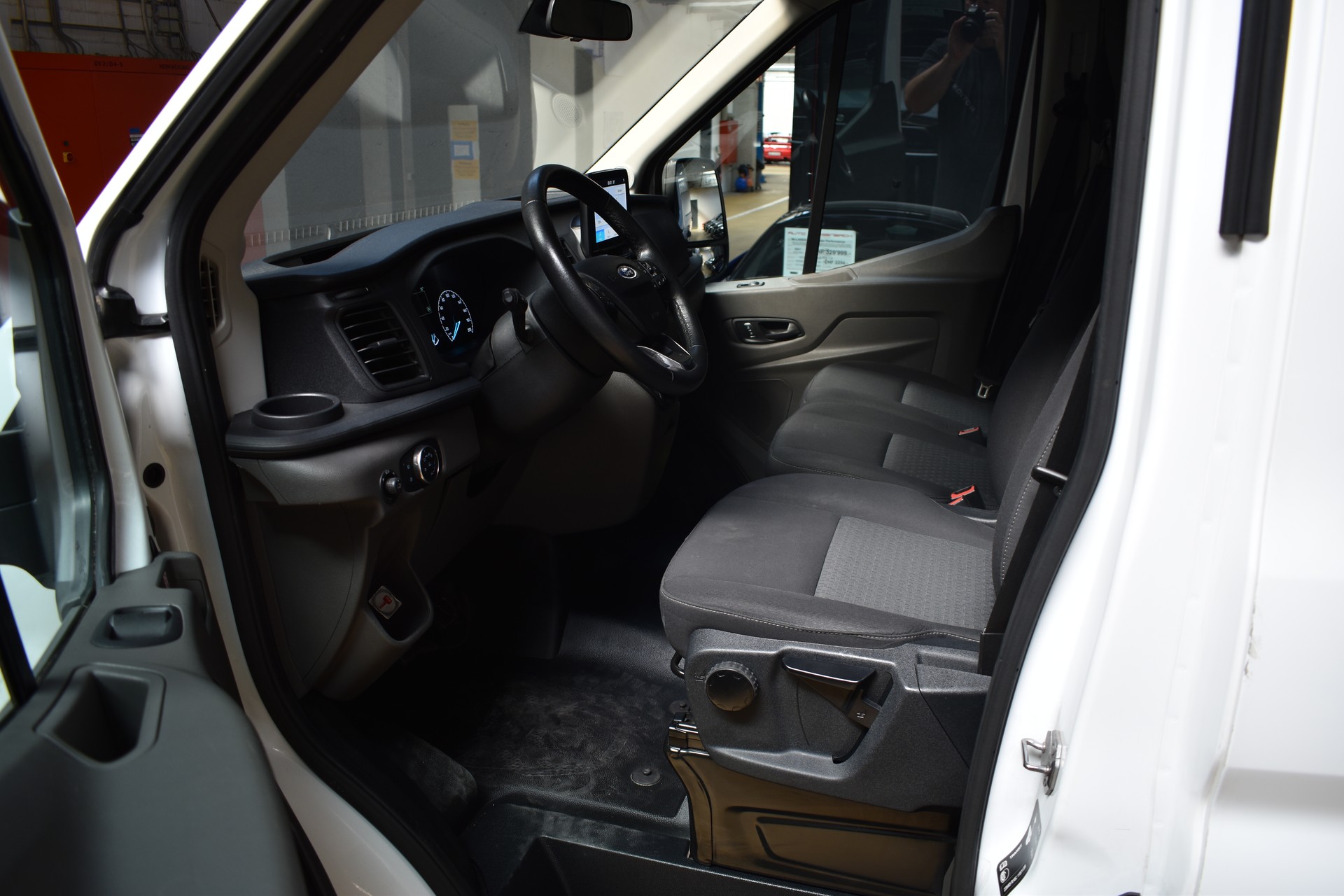 FORD Transit Van 350 L2 Trail 2.0 TDCi 130 MHEV FWD-image-5