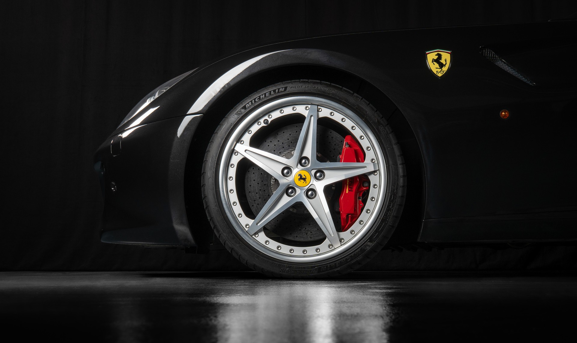 FERRARI 599 GTB HGTE ab Werk-showroom-element-3