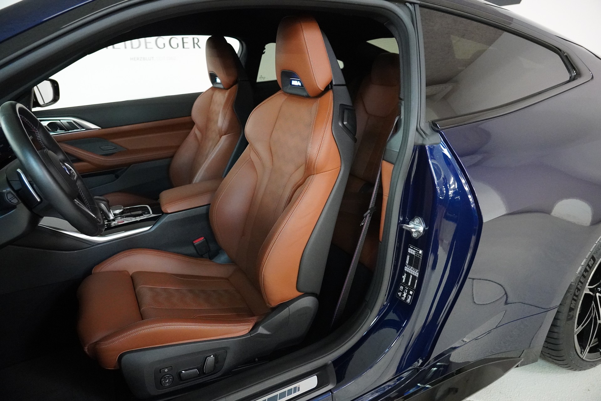 BMW M4 Coupé Competition M xDrive-image-11