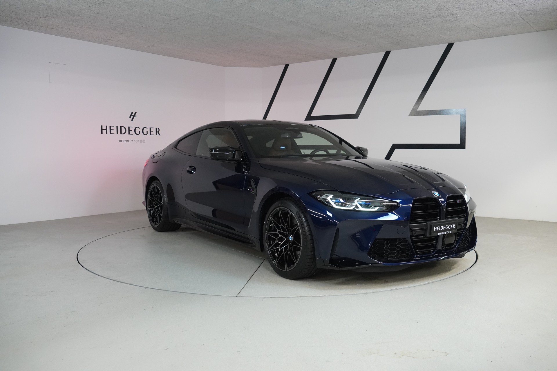 BMW M4 Coupé Competition M xDrive-showroom-element-2