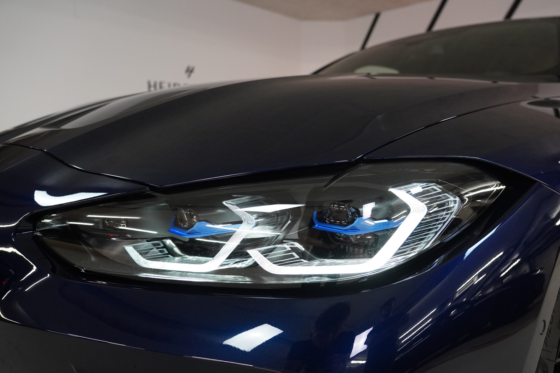 BMW M4 Coupé Competition M xDrive-image-8