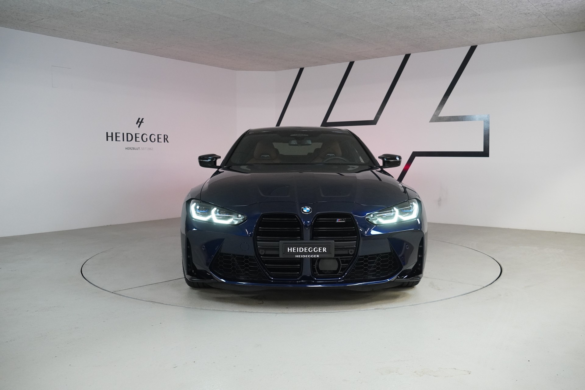 BMW M4 Coupé Competition M xDrive-showroom-element-1