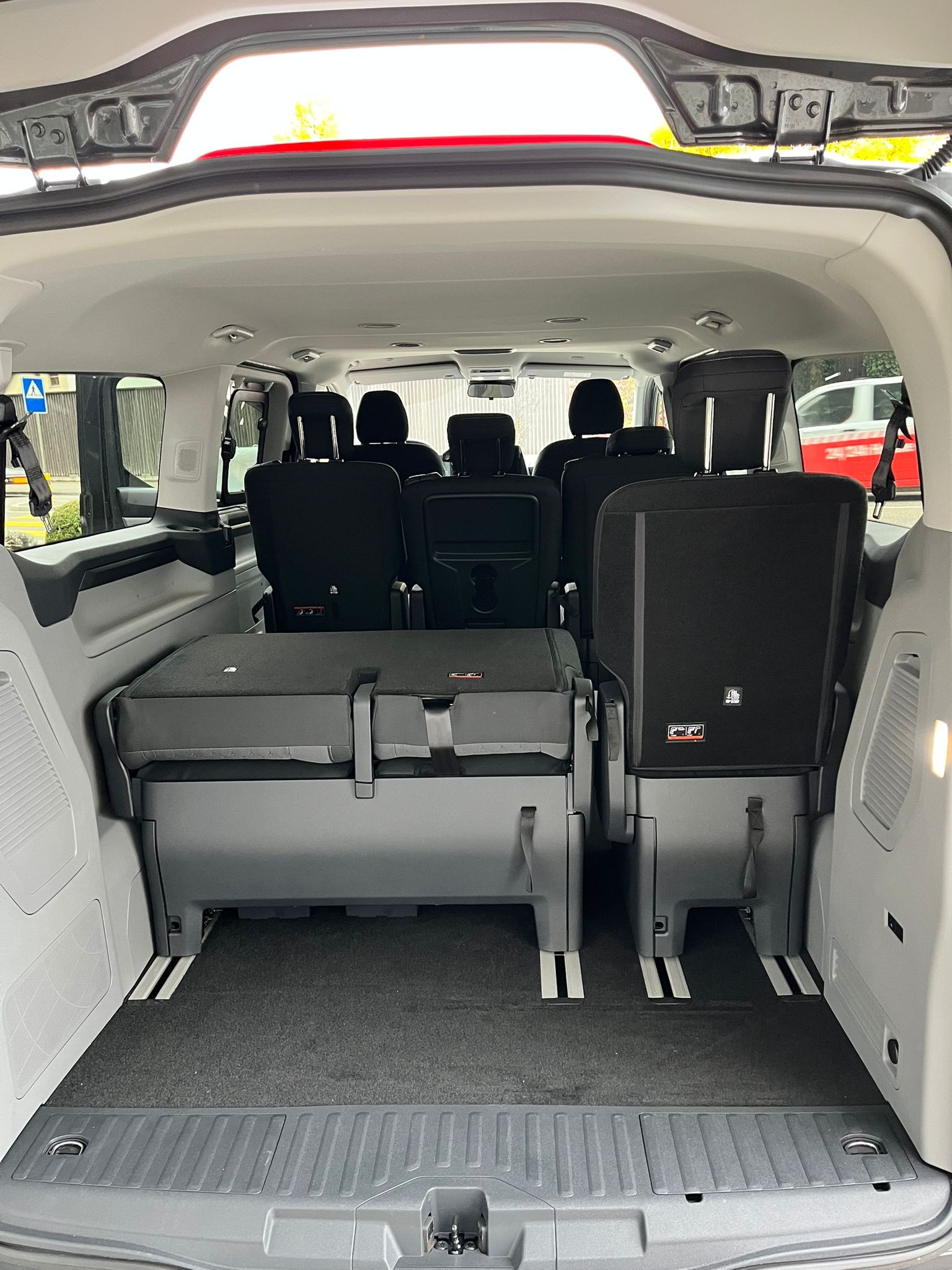 FORD E-Tourneo Custom 340 L1 Titanium-image-11