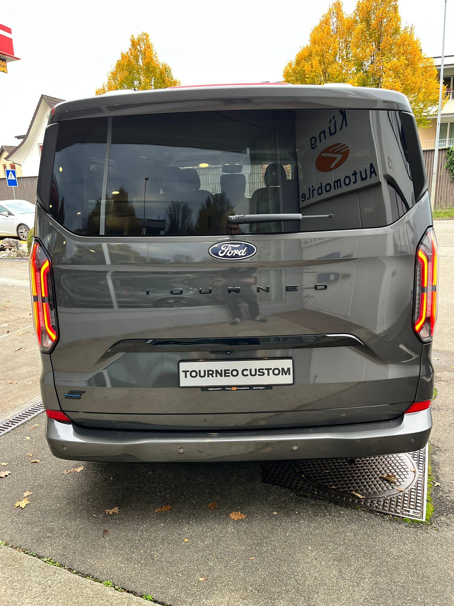 FORD E-Tourneo Custom 340 L1 Titanium-showroom-element-3