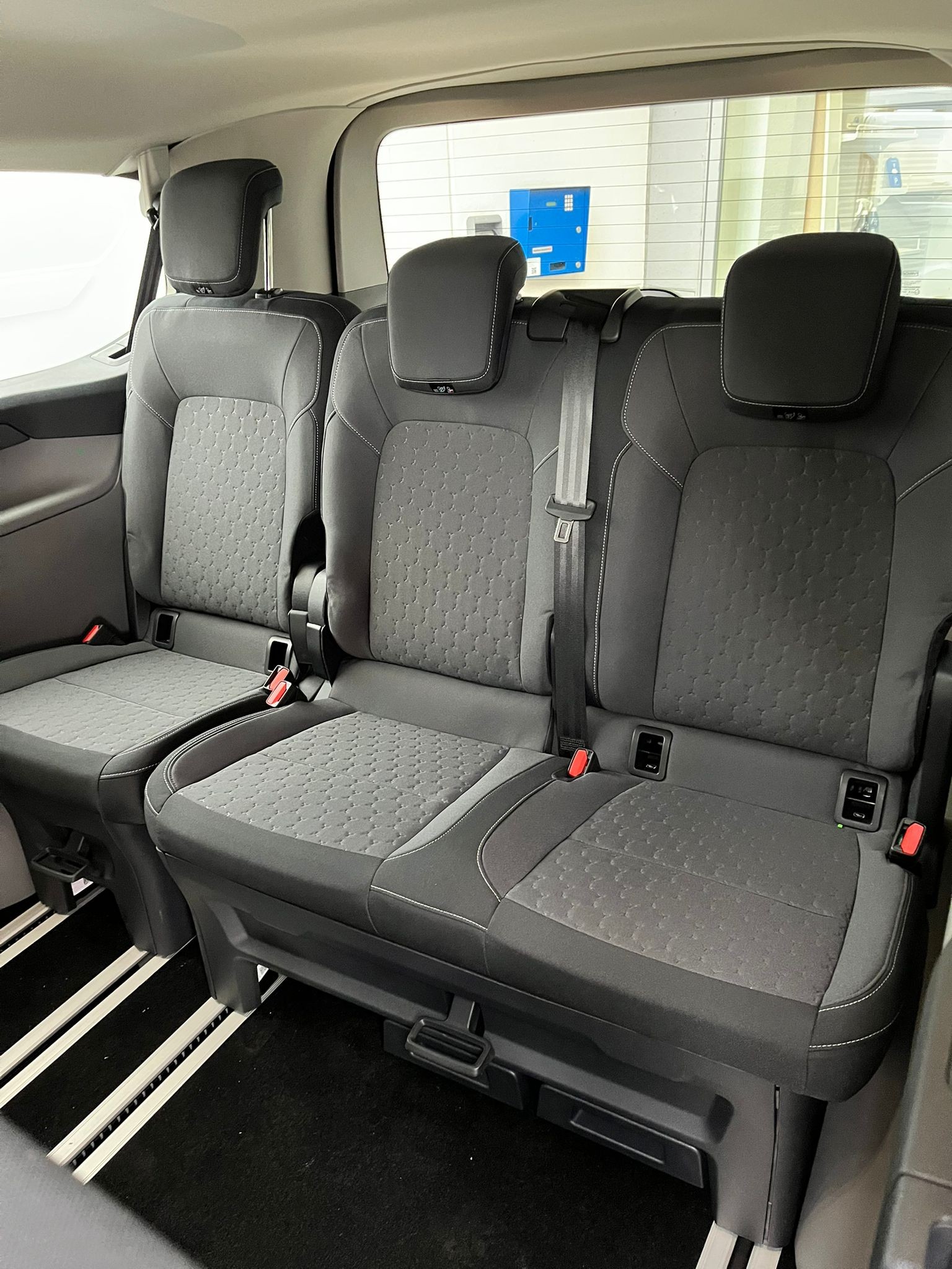 FORD E-Tourneo Custom 340 L1 Titanium-image-13