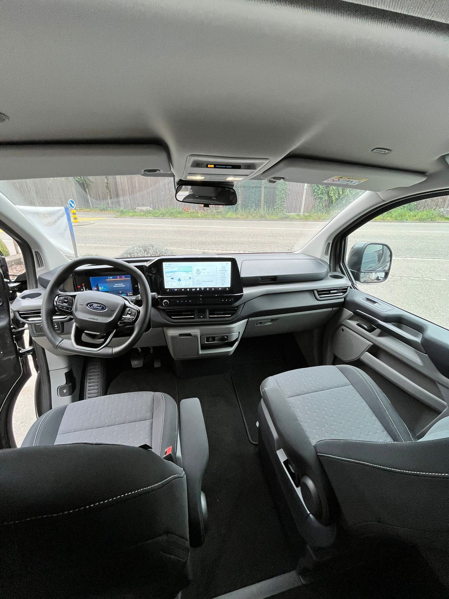 FORD E-Tourneo Custom 340 L1 Titanium-image-5