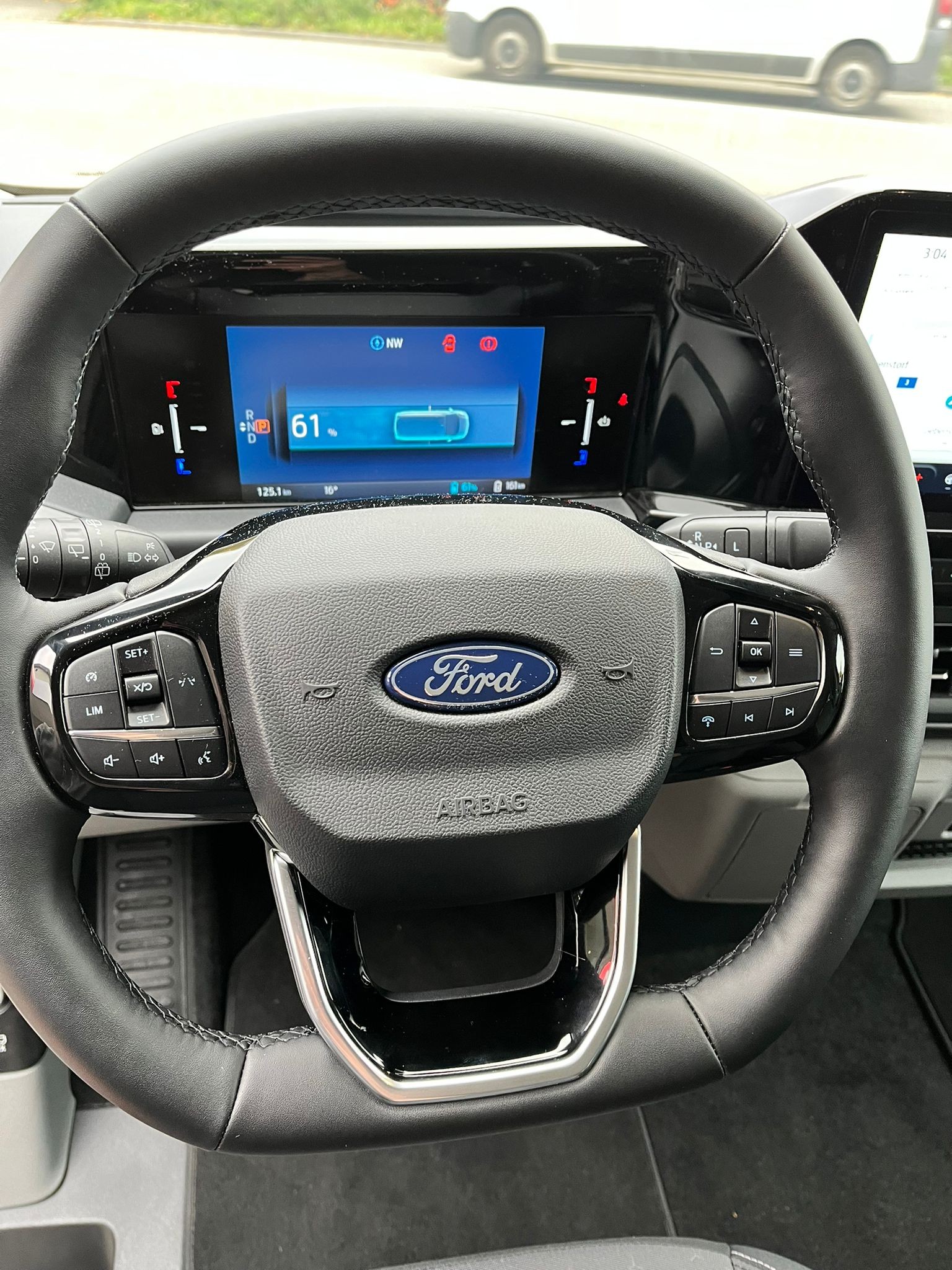 FORD E-Tourneo Custom 340 L1 Titanium-image-6