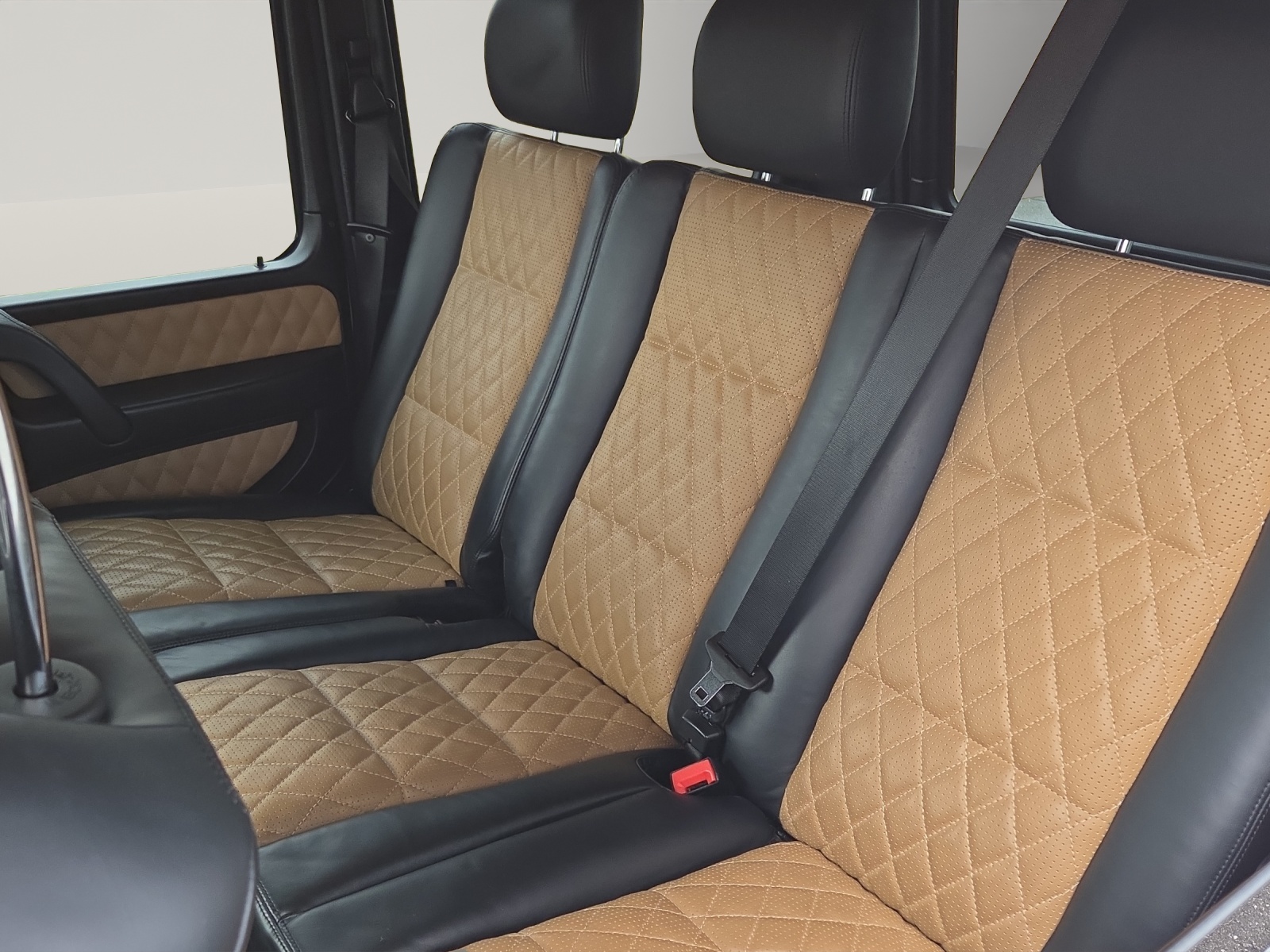 MERCEDES-BENZ G 63 AMG Automatic-image-9