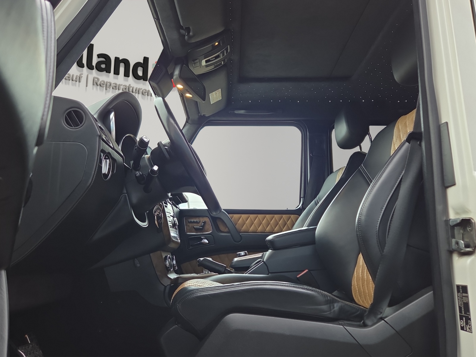 MERCEDES-BENZ G 63 AMG Automatic-image-8