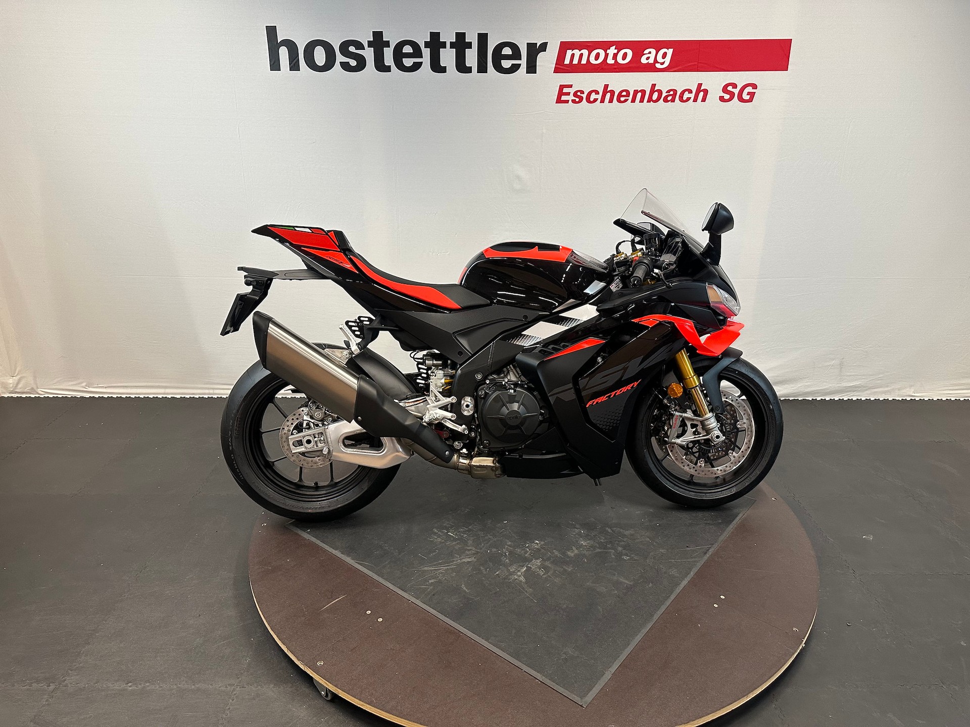 APRILIA RSV4 1100 Factory-image-1