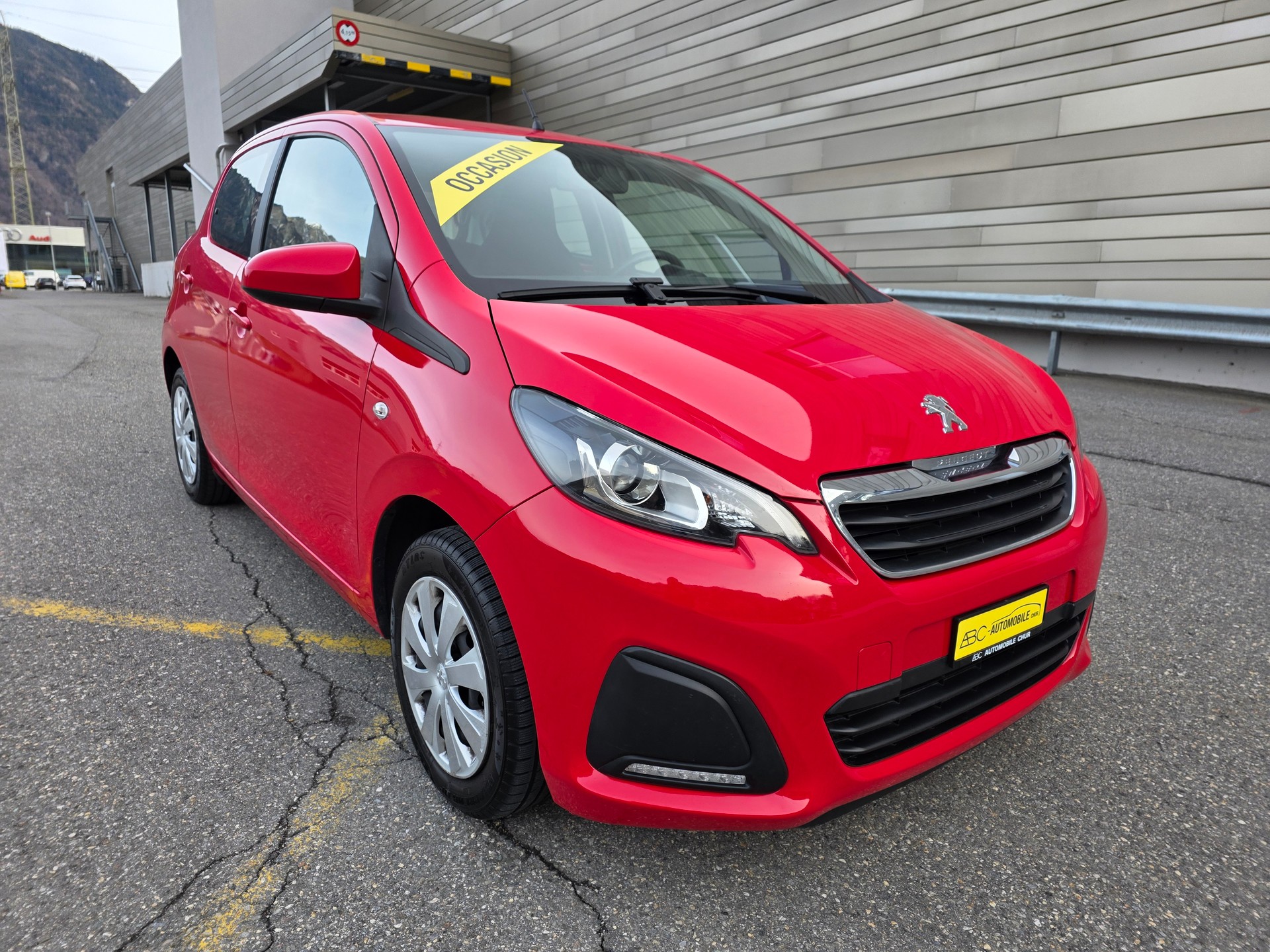 PEUGEOT 108 1.0 VTi Active Top-showroom-element-1