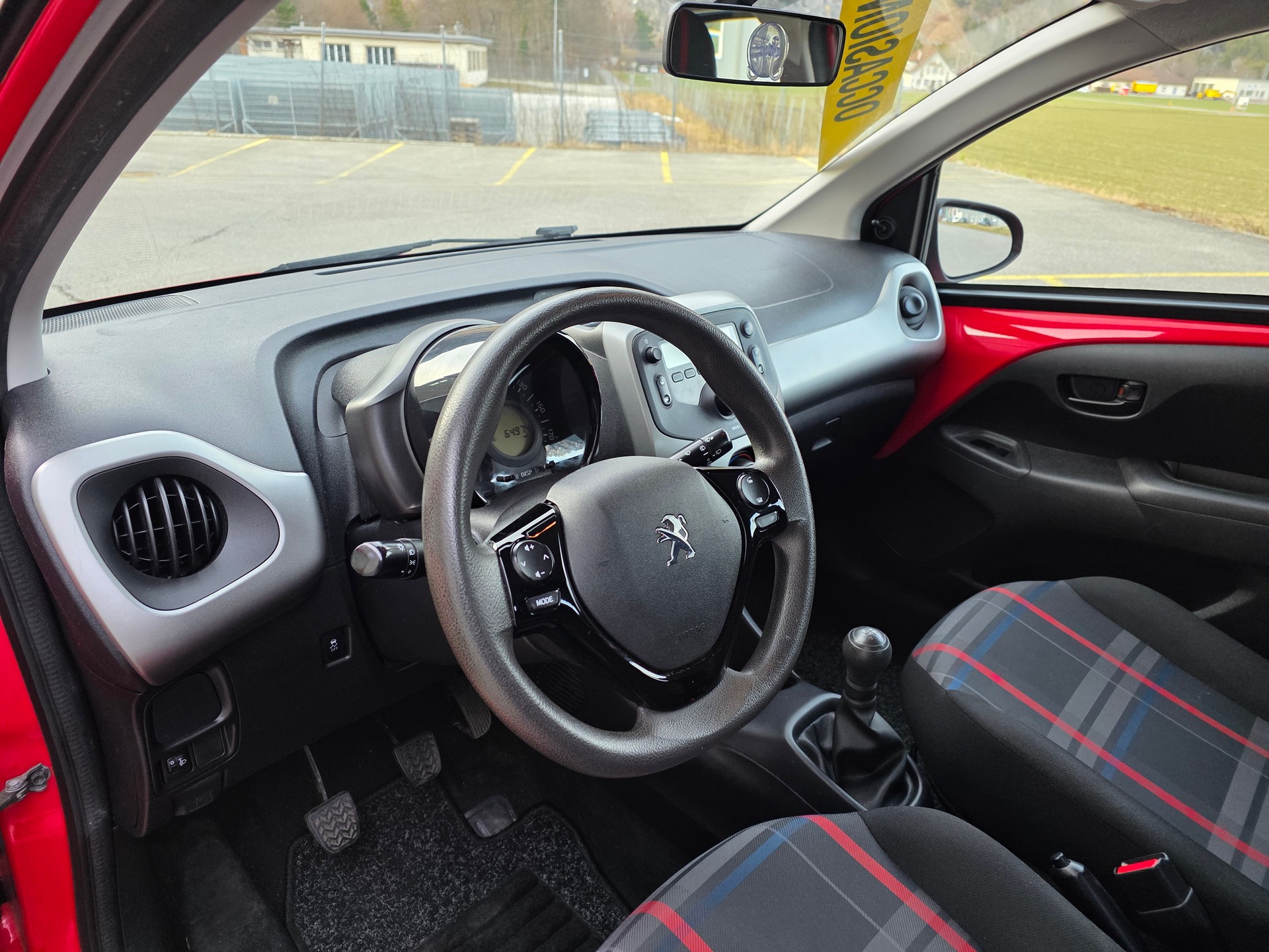 PEUGEOT 108 1.0 VTi Active Top-image-15